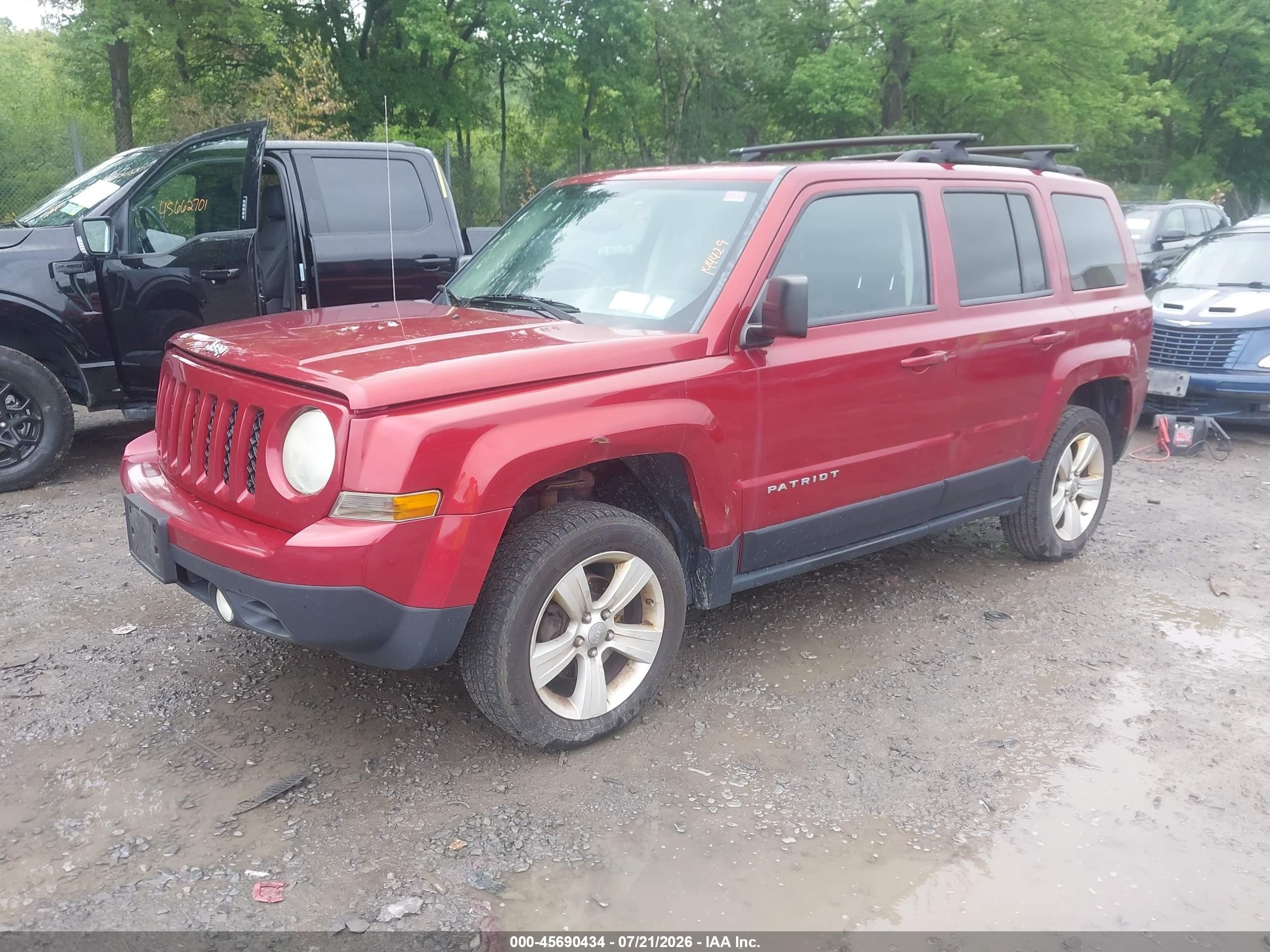 2012 Jeep Patriot Latitude Red vin: 1C4NJRFB6CD633891