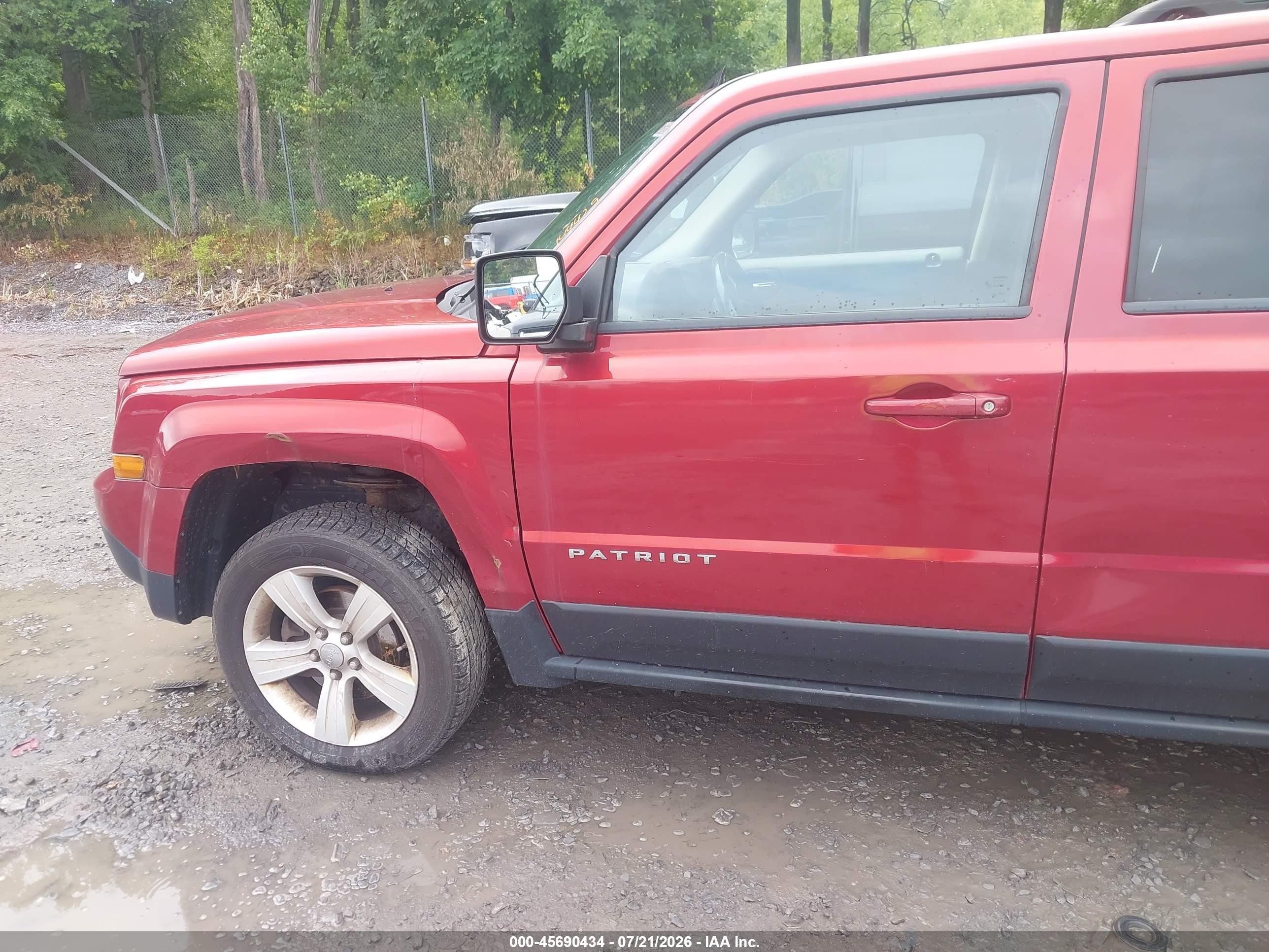 2012 Jeep Patriot Latitude Red vin: 1C4NJRFB6CD633891