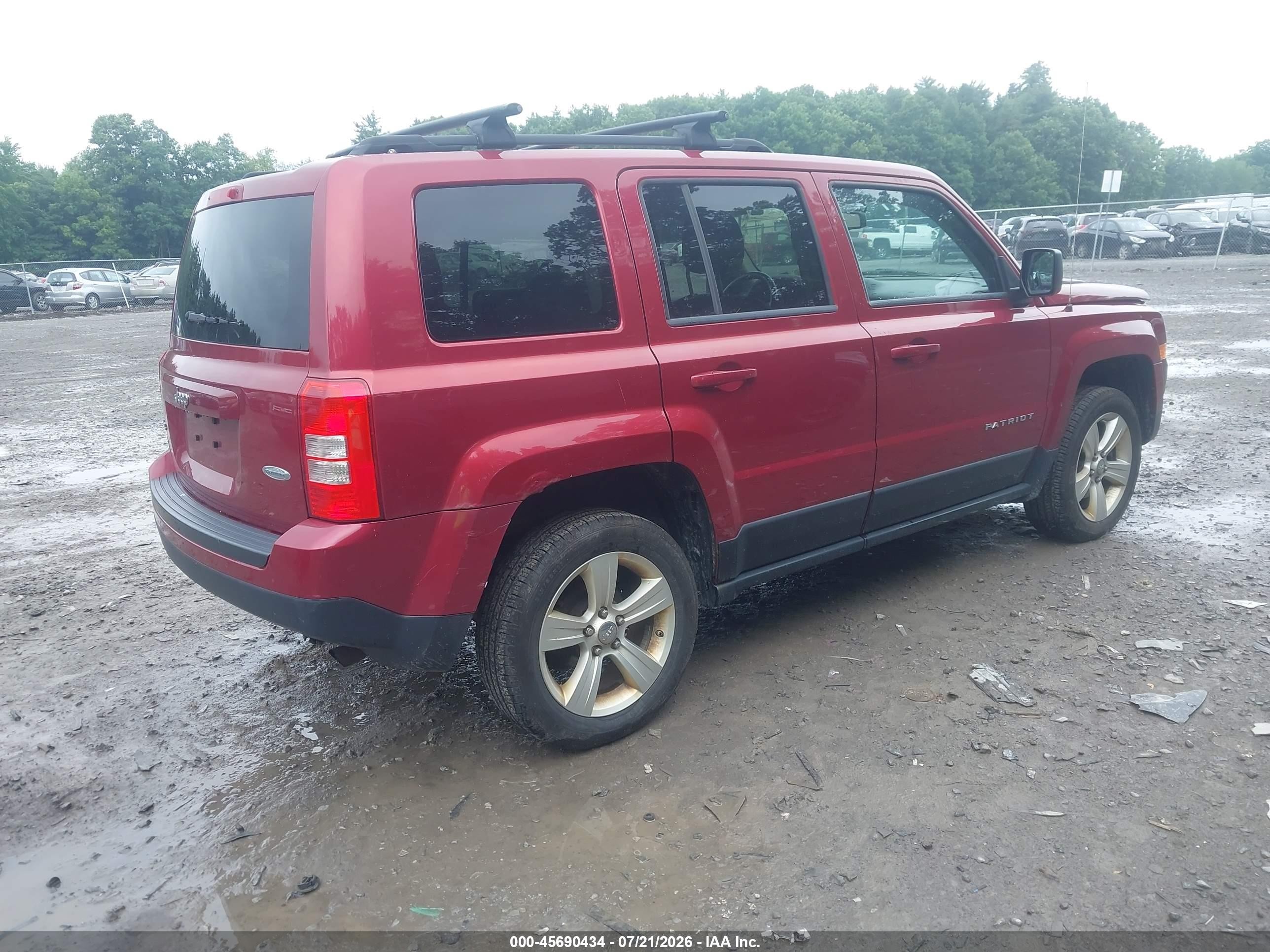2012 Jeep Patriot Latitude Red vin: 1C4NJRFB6CD633891