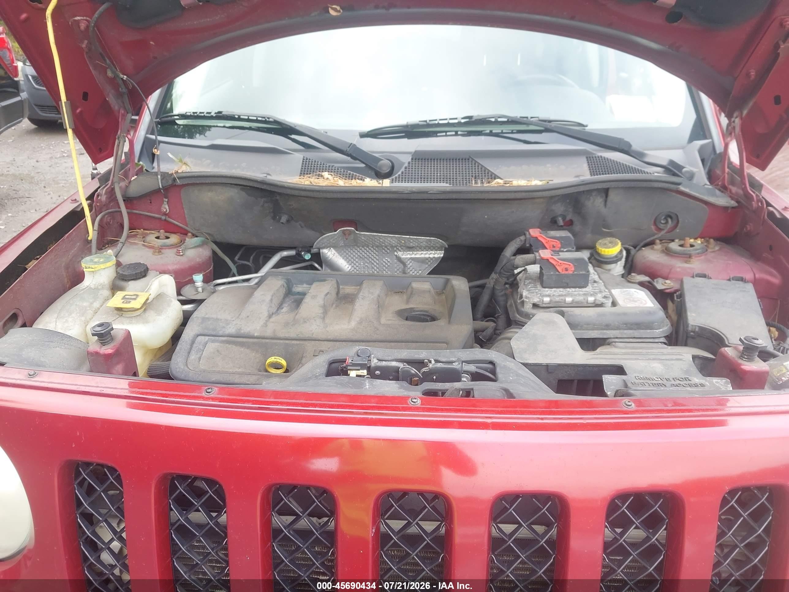 2012 Jeep Patriot Latitude Red vin: 1C4NJRFB6CD633891