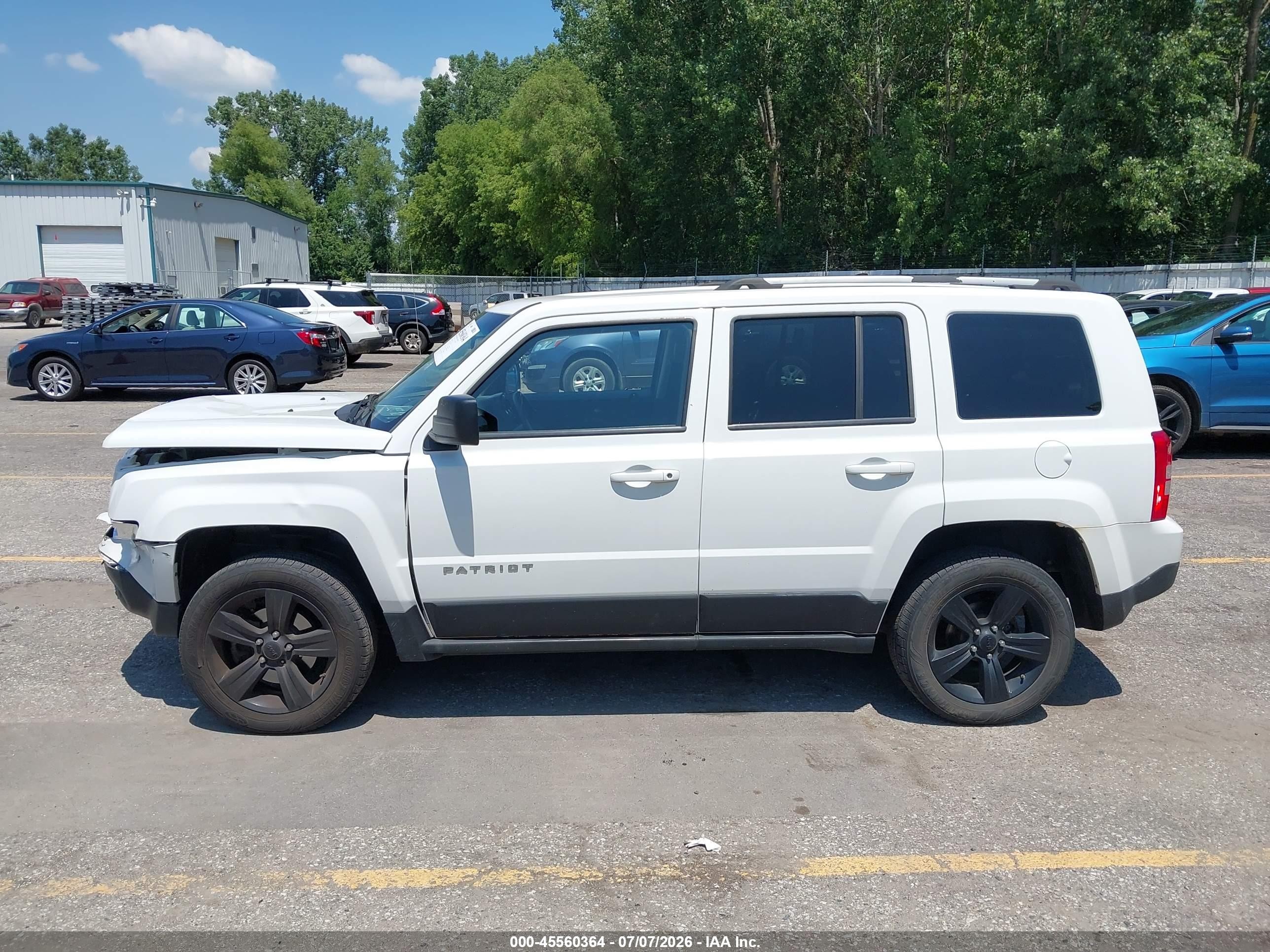 2012 Jeep Patriot Latitude White vin: 1C4NJRFB6CD689765