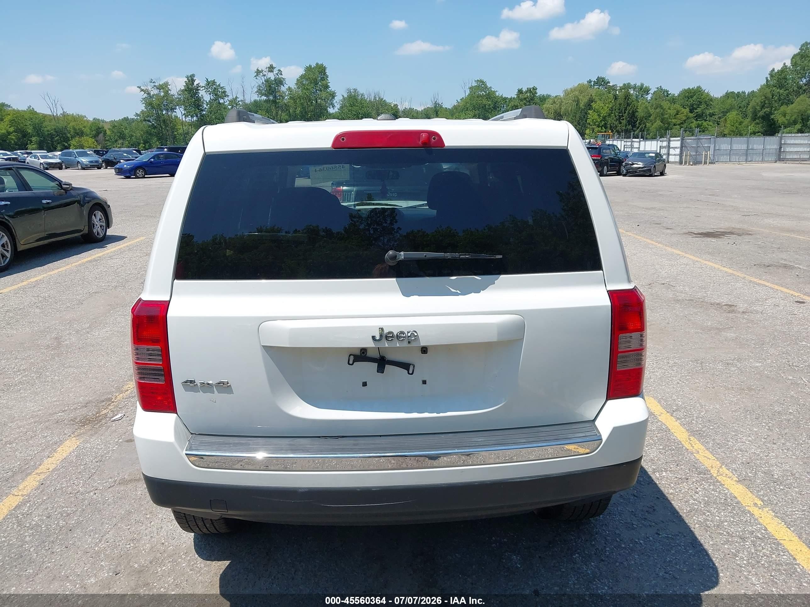 2012 Jeep Patriot Latitude White vin: 1C4NJRFB6CD689765