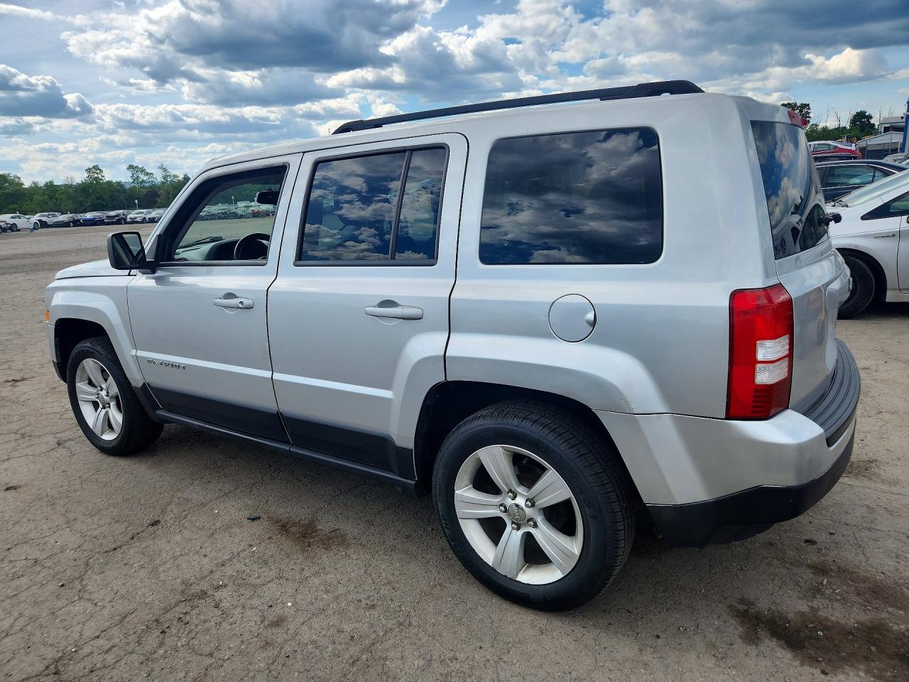 2013 Jeep Patriot Latitude Серебряный vin: 1C4NJRFB6DD245237