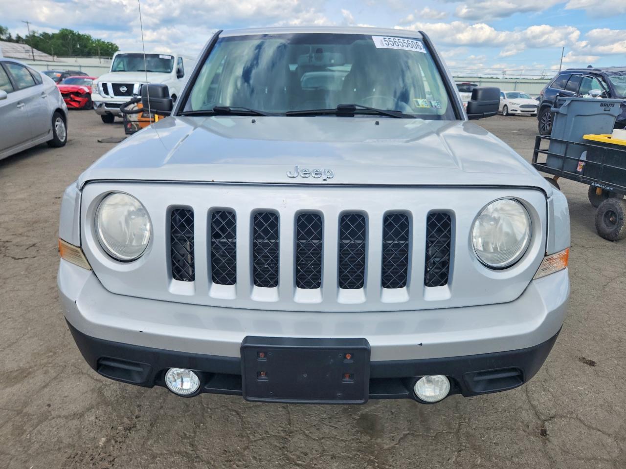 2013 Jeep Patriot Latitude Серебряный vin: 1C4NJRFB6DD245237