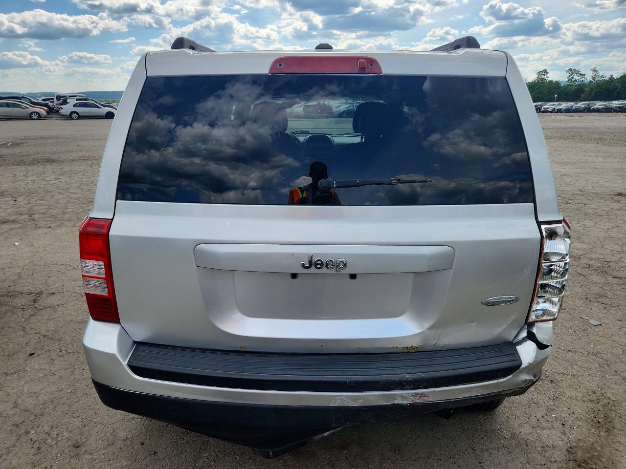 2013 Jeep Patriot Latitude Серебряный vin: 1C4NJRFB6DD245237