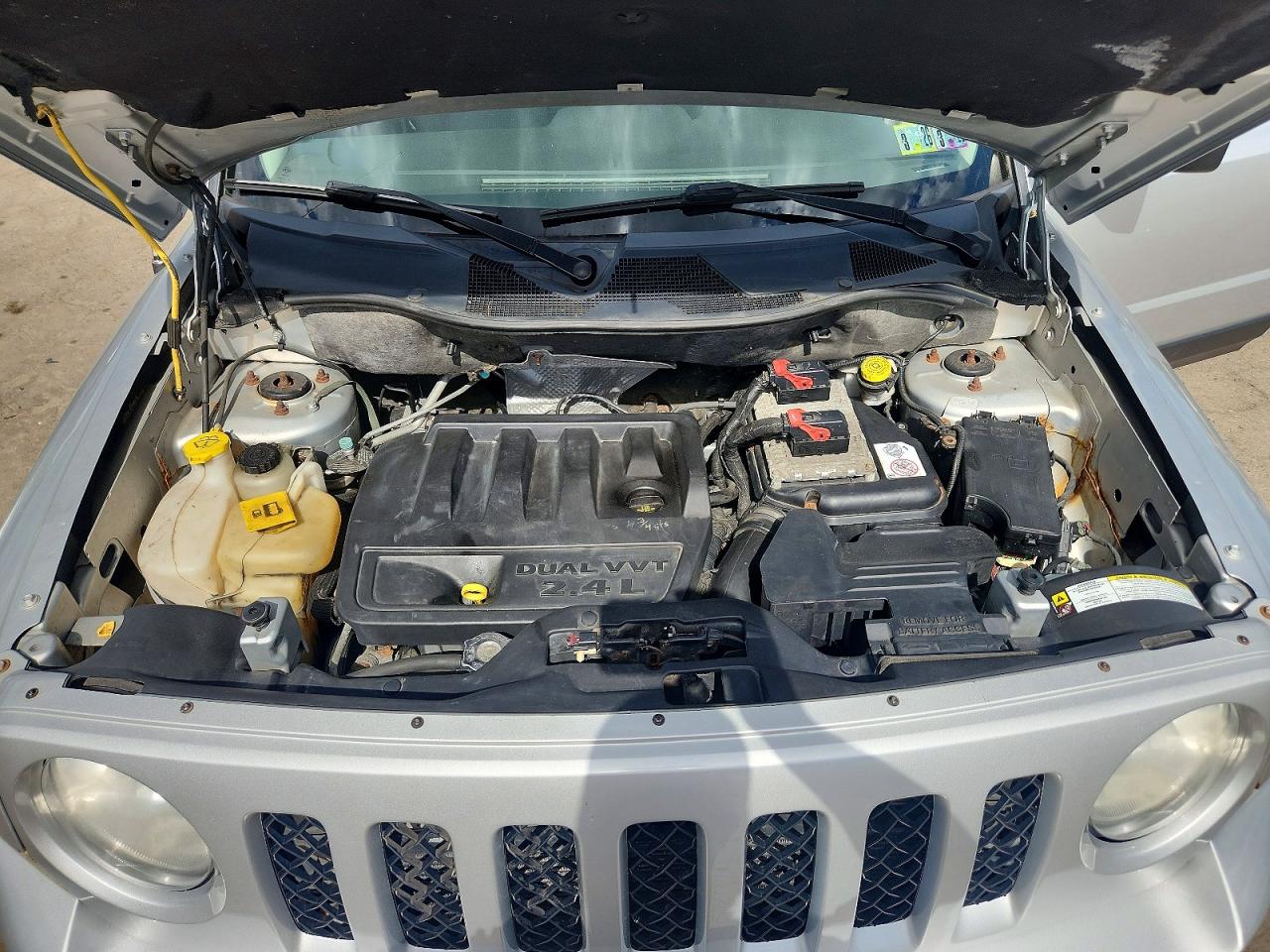 2013 Jeep Patriot Latitude Серебряный vin: 1C4NJRFB6DD245237