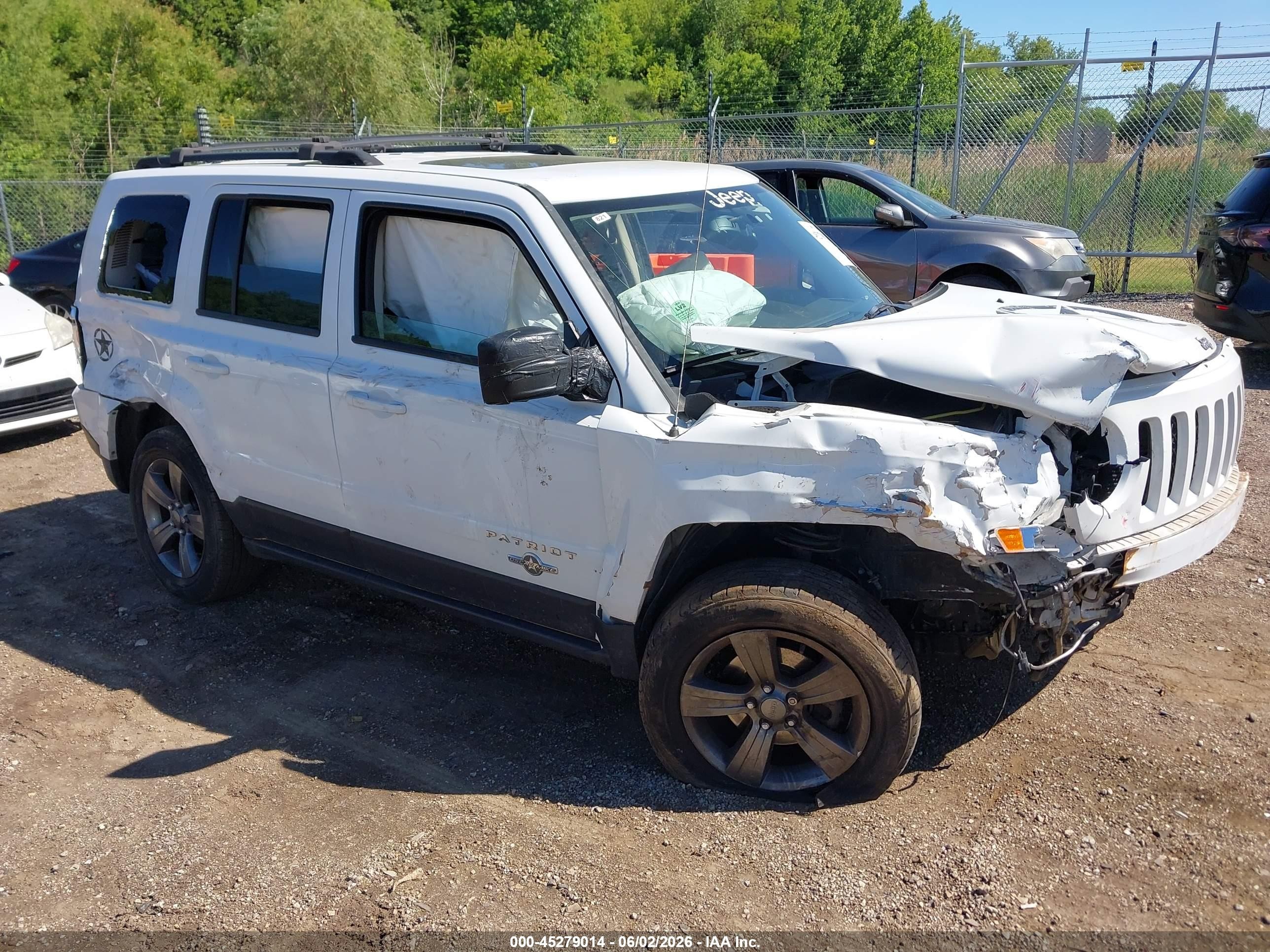 2014 Jeep Patriot Latitude White vin: 1C4NJRFB6ED617547