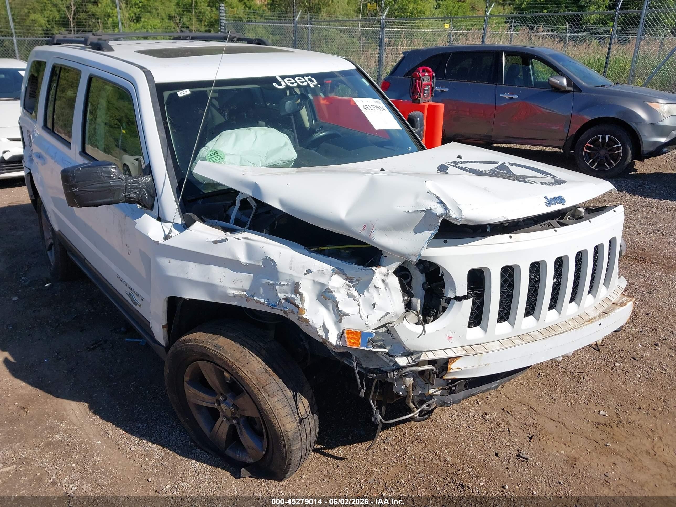 2014 Jeep Patriot Latitude White vin: 1C4NJRFB6ED617547