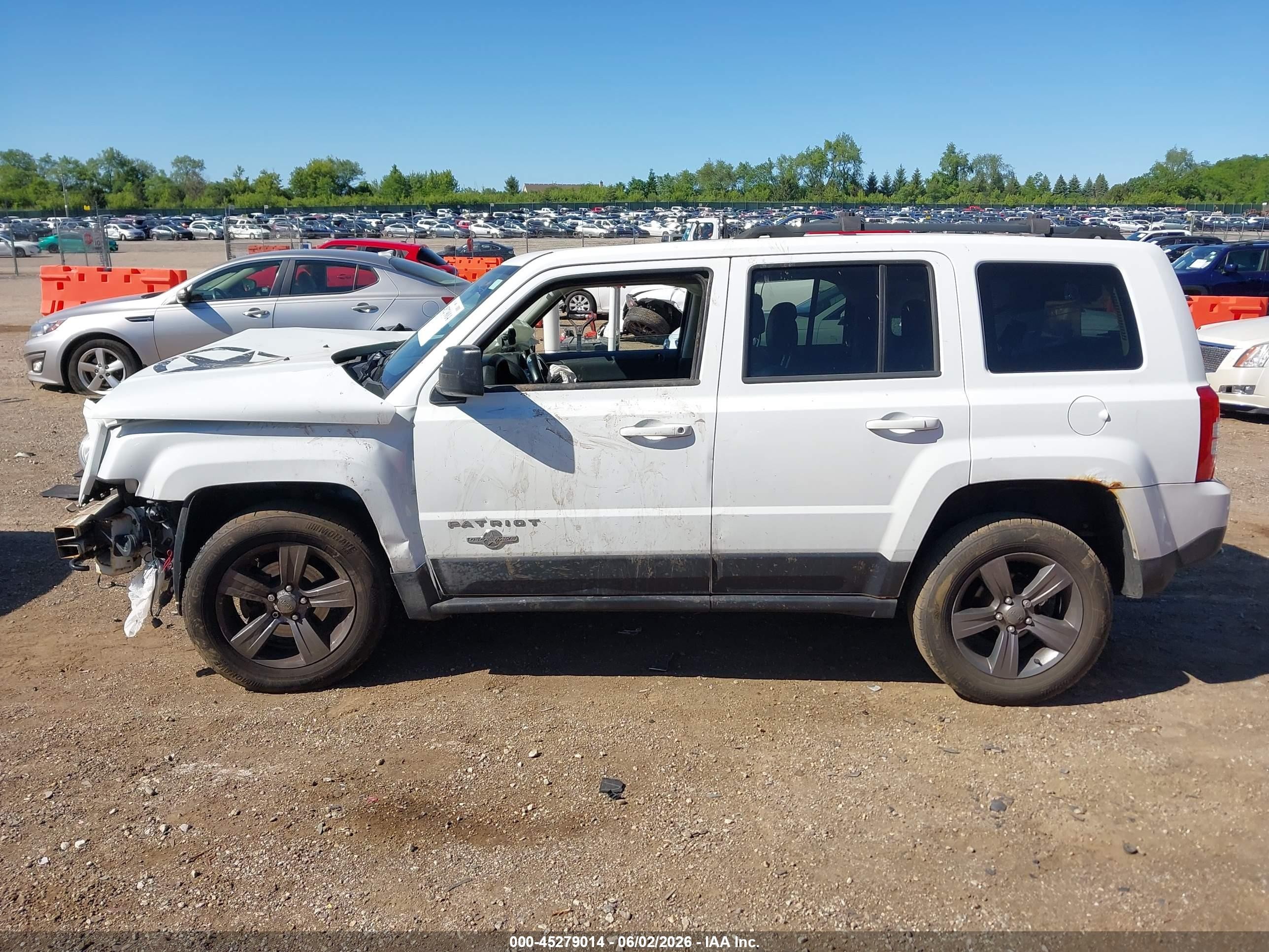 2014 Jeep Patriot Latitude White vin: 1C4NJRFB6ED617547