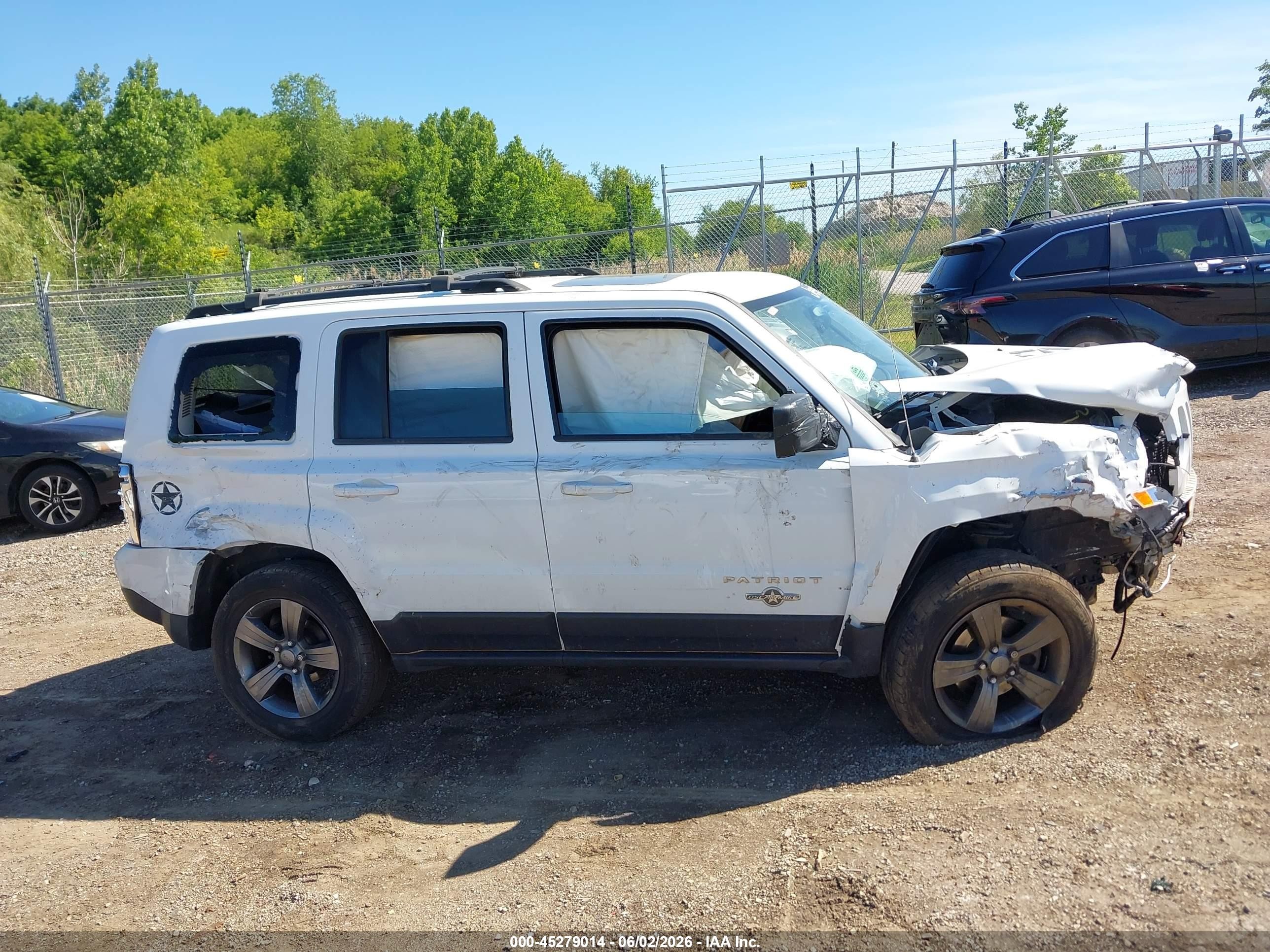 2014 Jeep Patriot Latitude White vin: 1C4NJRFB6ED617547