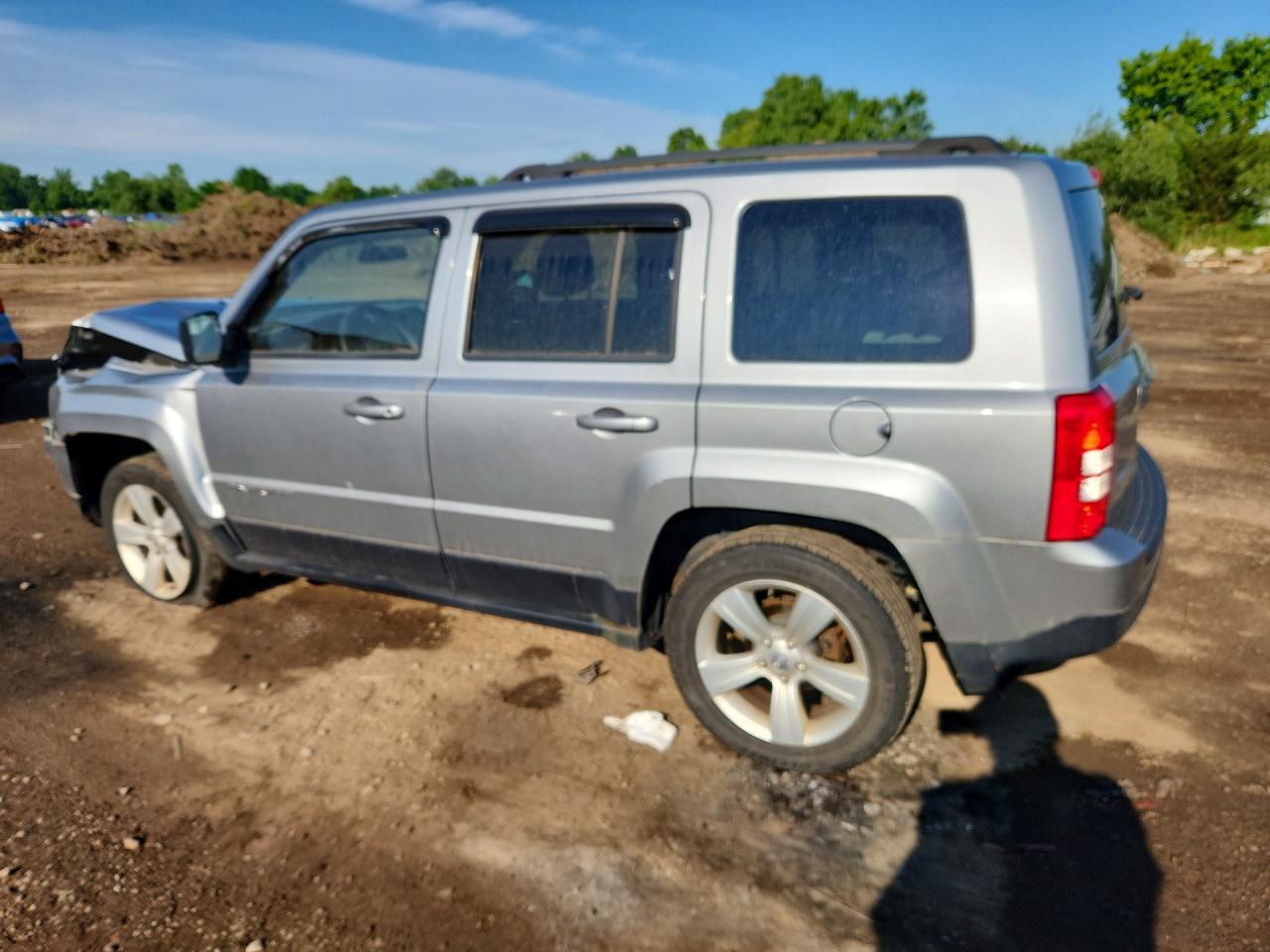 2015 Jeep Patriot Latitude Silver vin: 1C4NJRFB6FD215724