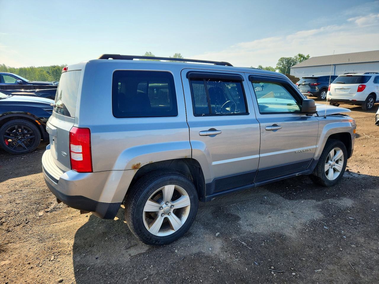 2015 Jeep Patriot Latitude Silver vin: 1C4NJRFB6FD215724