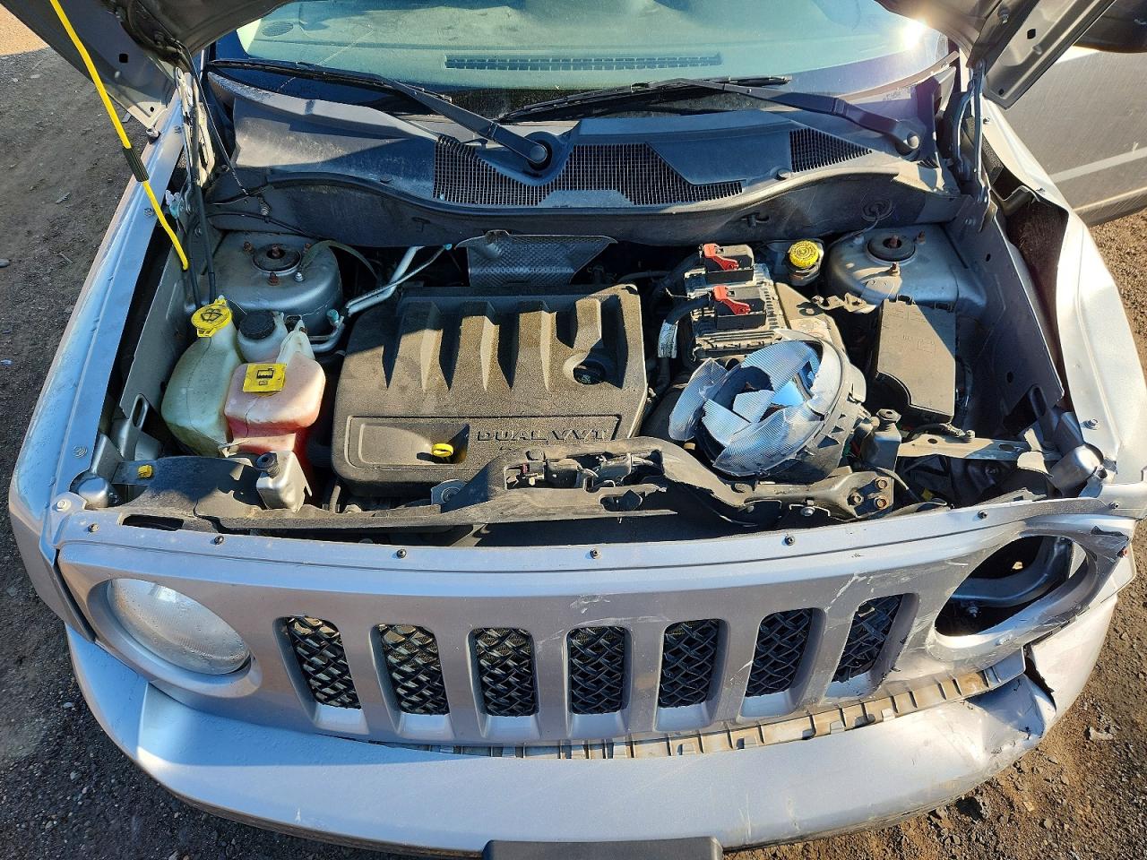 2015 Jeep Patriot Latitude Silver vin: 1C4NJRFB6FD215724