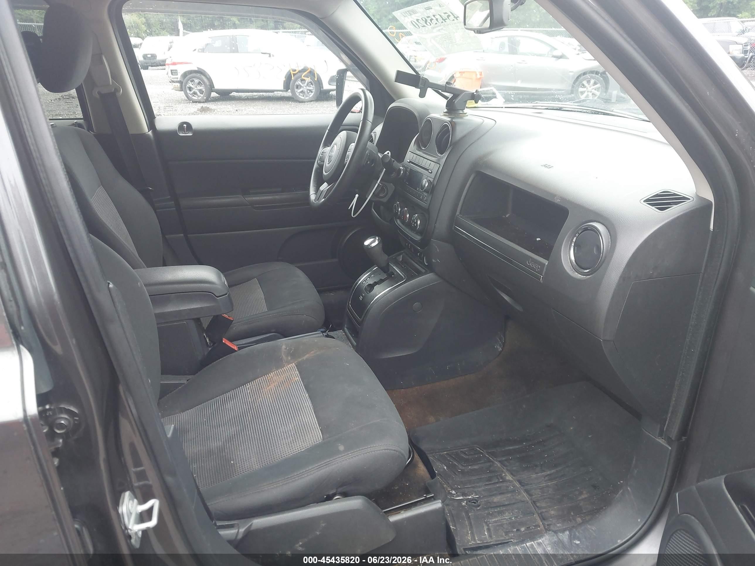2015 Jeep Patriot Latitude Black vin: 1C4NJRFB6FD258573