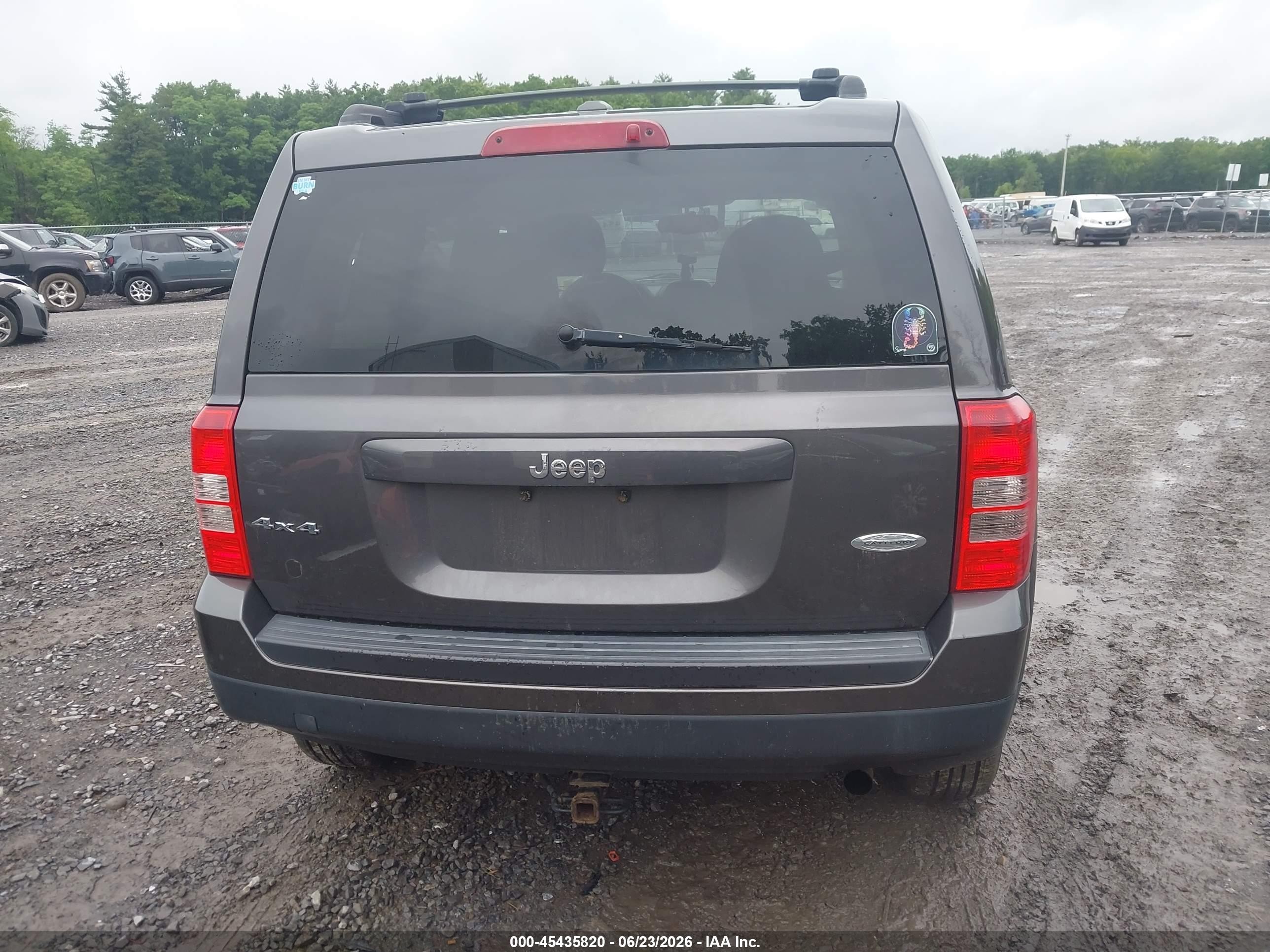 2015 Jeep Patriot Latitude Black vin: 1C4NJRFB6FD258573