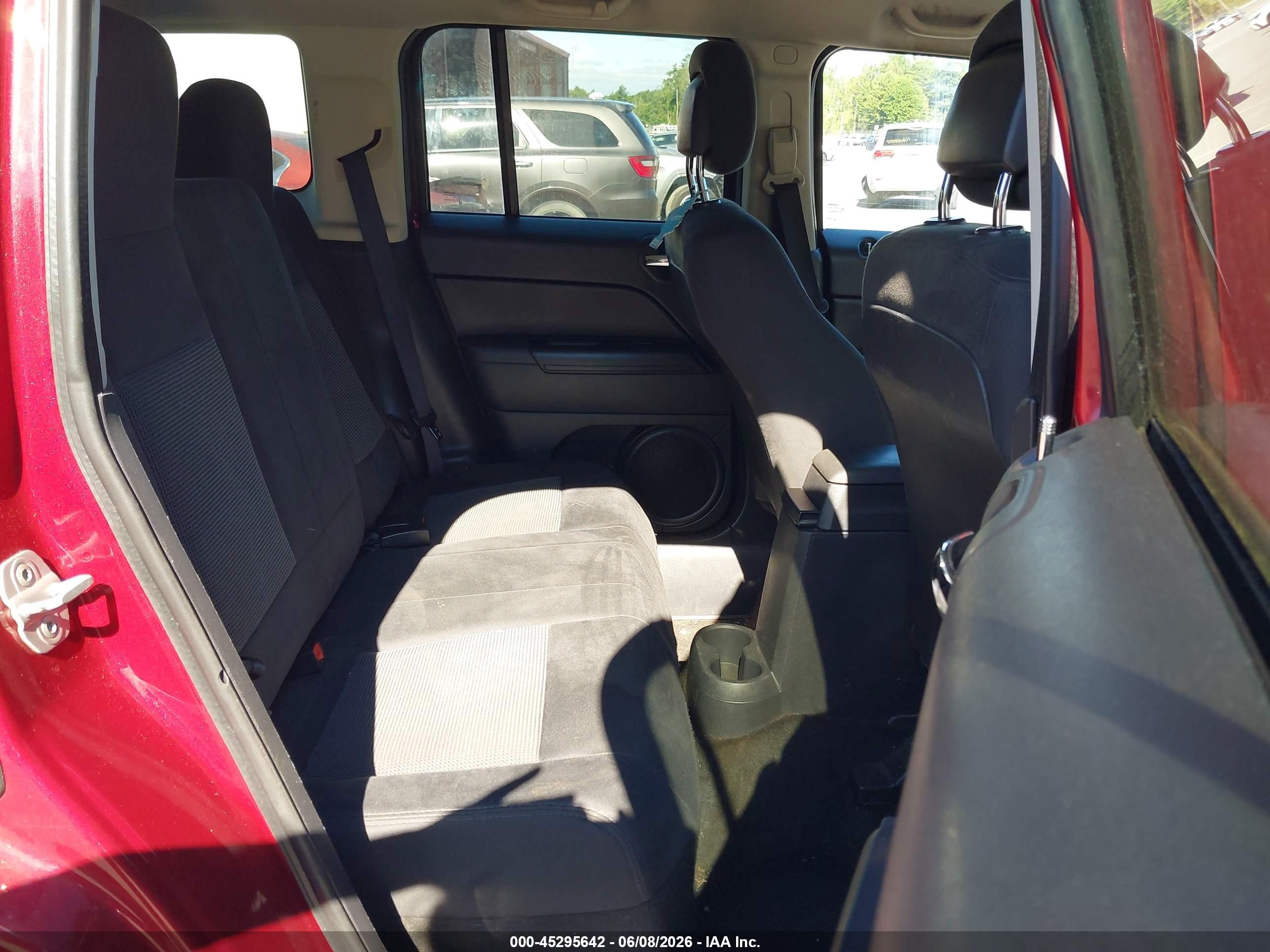 2012 Jeep Patriot Latitude Red vin: 1C4NJRFB7CD655513