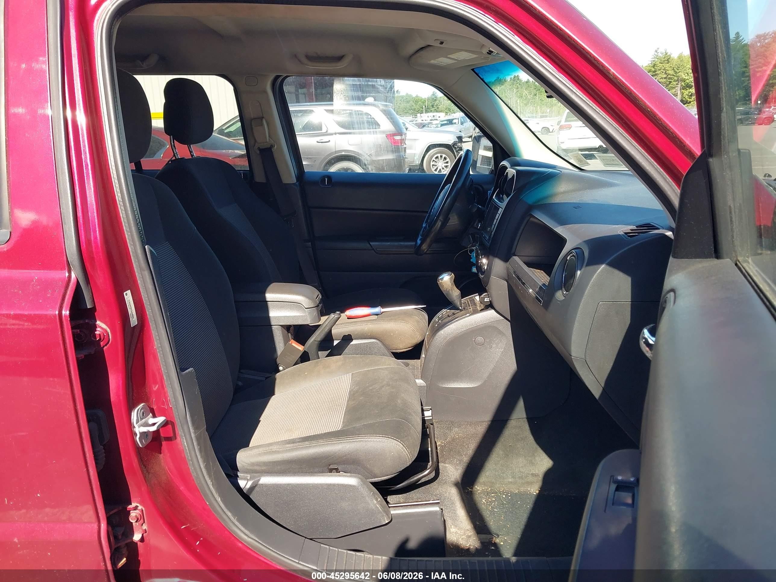 2012 Jeep Patriot Latitude Red vin: 1C4NJRFB7CD655513