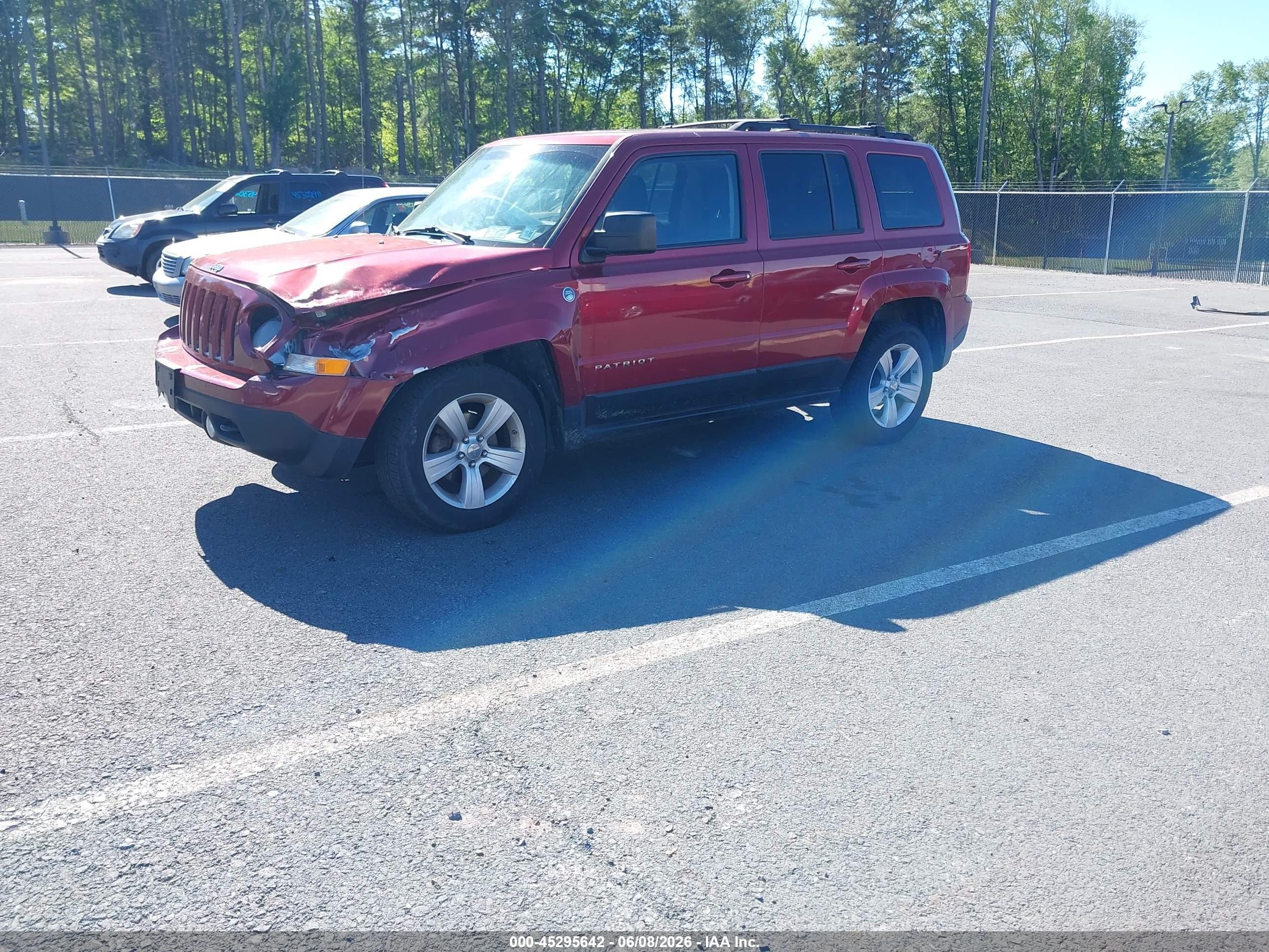 2012 Jeep Patriot Latitude Red vin: 1C4NJRFB7CD655513