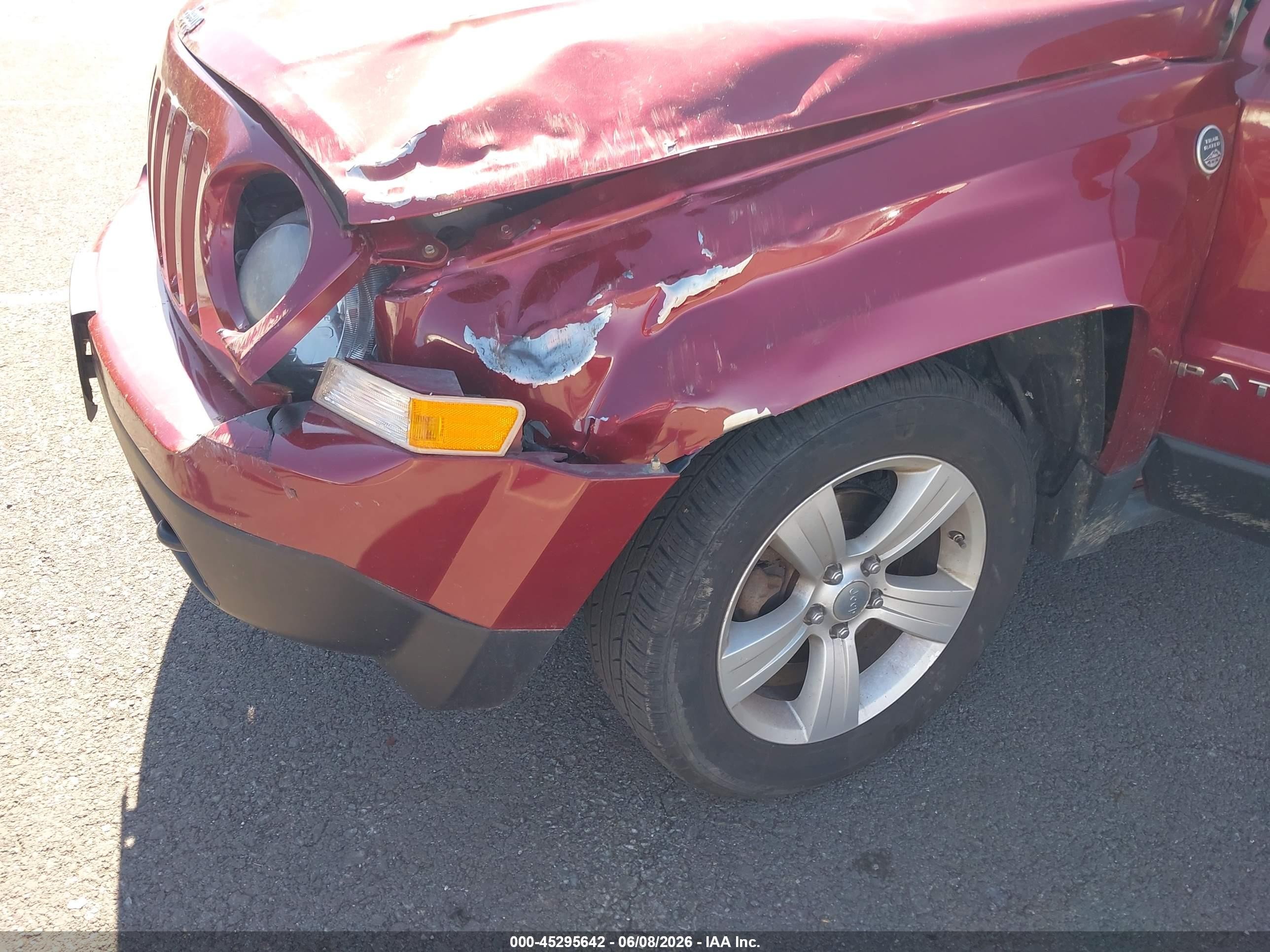 2012 Jeep Patriot Latitude Red vin: 1C4NJRFB7CD655513