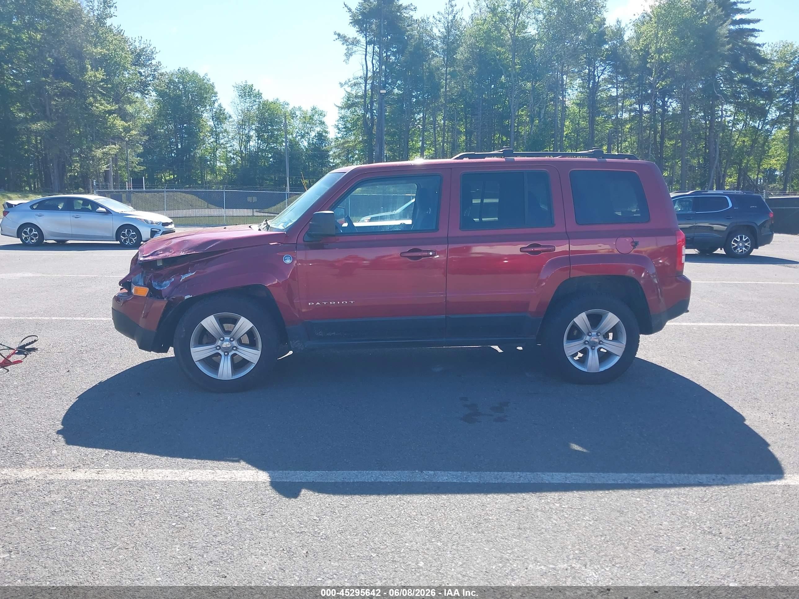 2012 Jeep Patriot Latitude Red vin: 1C4NJRFB7CD655513