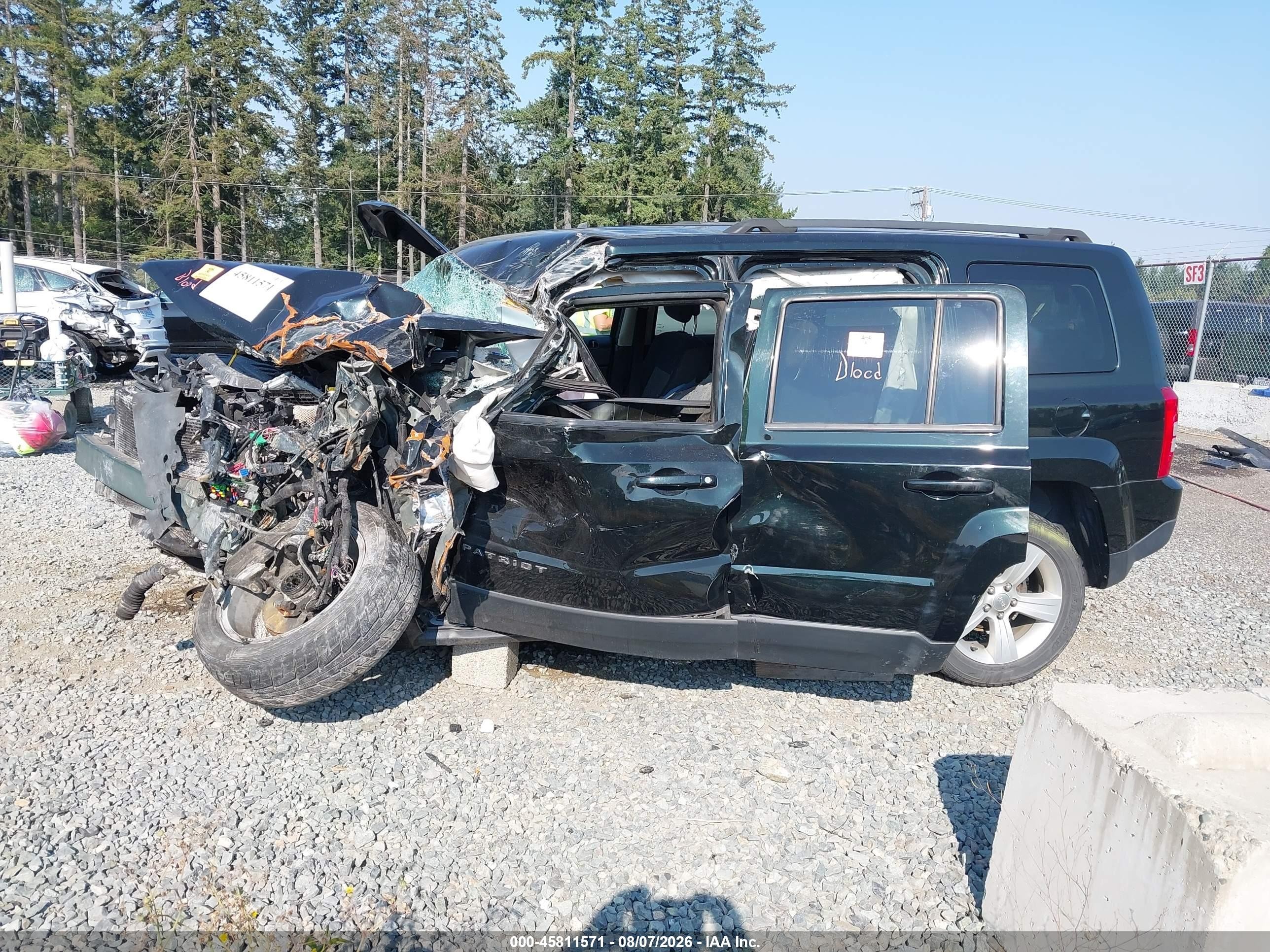 2013 Jeep Patriot Latitude Black vin: 1C4NJRFB7DD165638