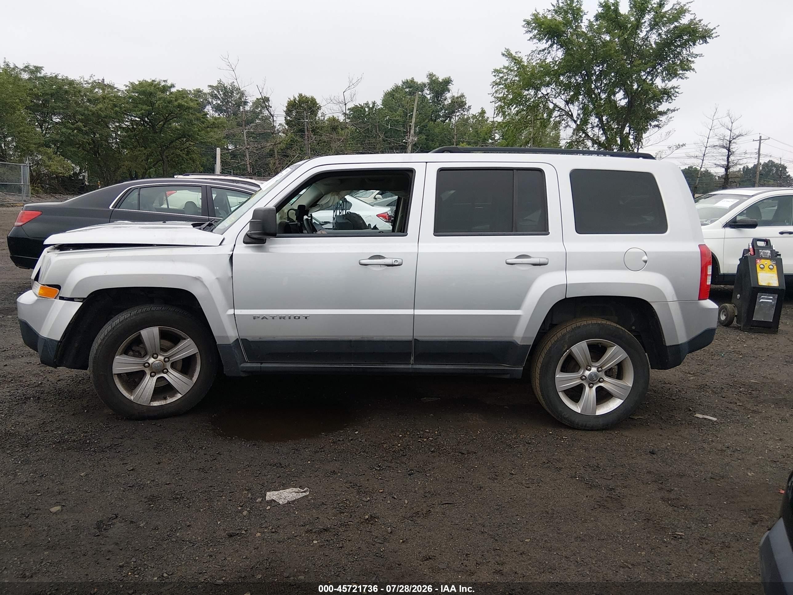 2013 Jeep Patriot Latitude Silver vin: 1C4NJRFB7DD234439