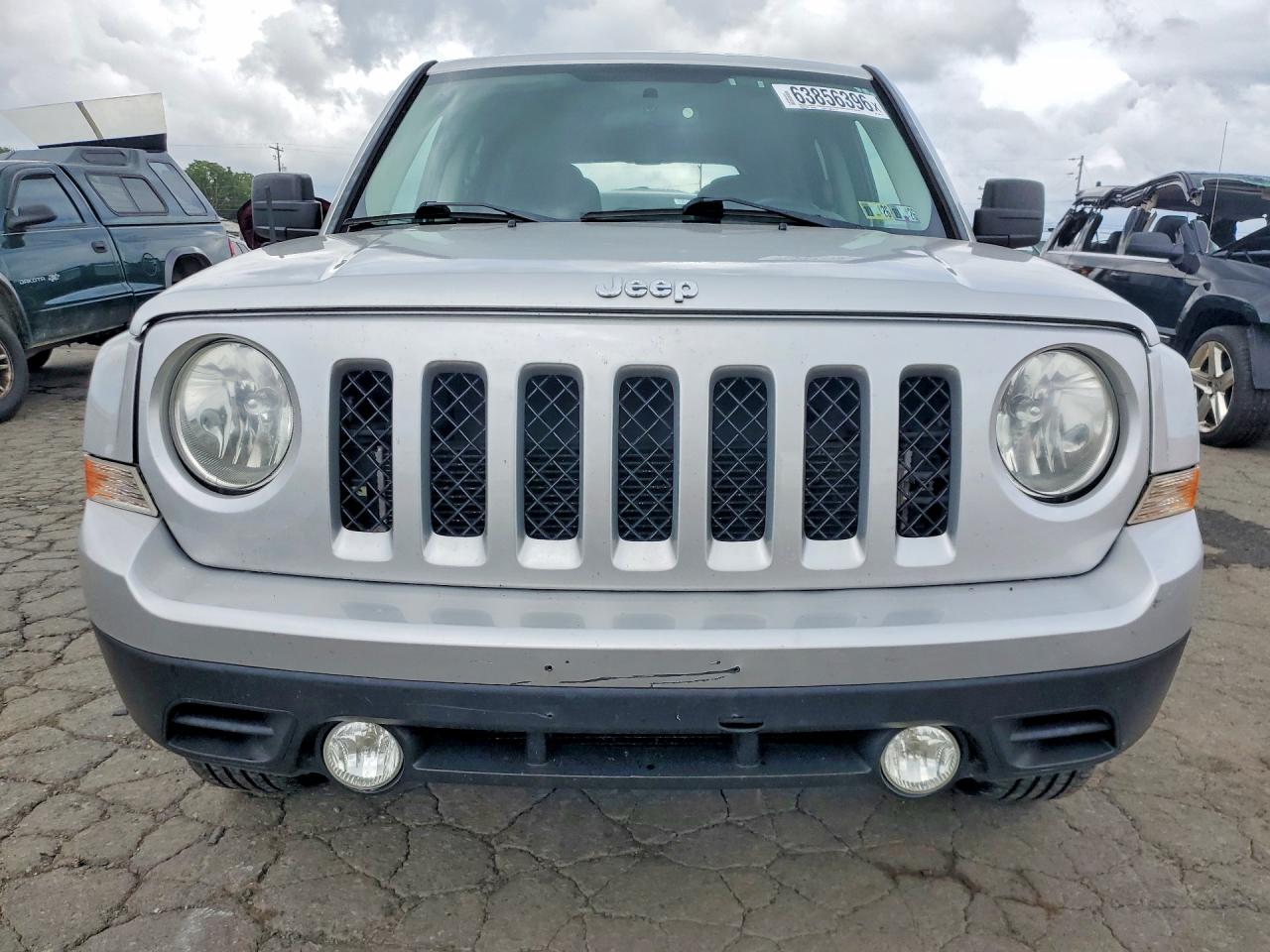 2013 Jeep Patriot Latitude Silver vin: 1C4NJRFB7DD281406
