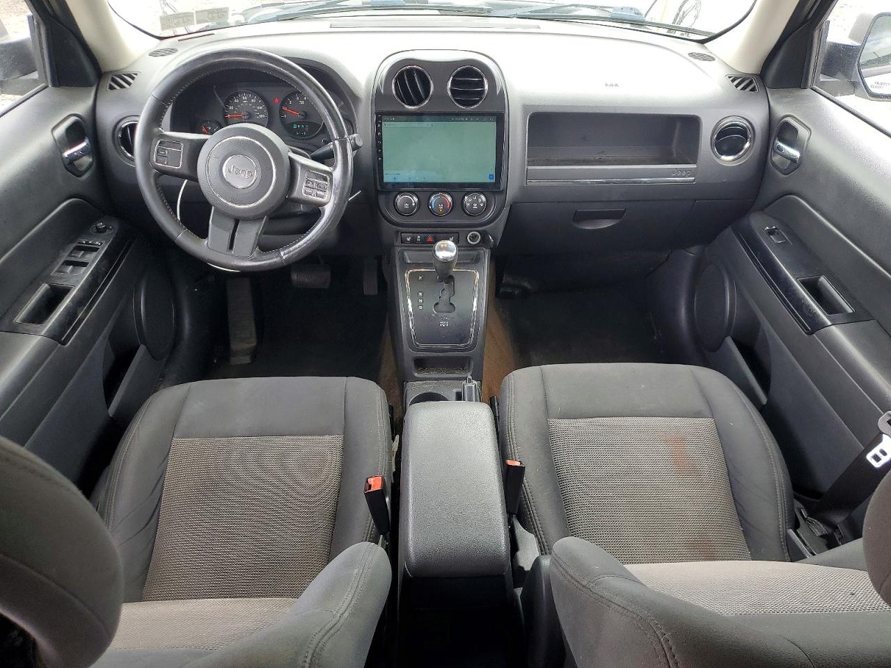 2013 Jeep Patriot Latitude Silver vin: 1C4NJRFB7DD281406