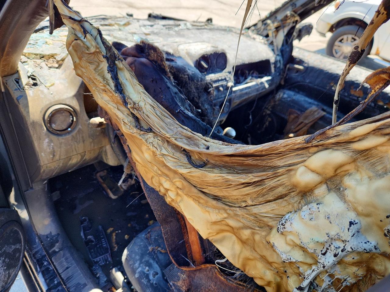 2014 Jeep Patriot Latitude Burn vin: 1C4NJRFB7ED705040
