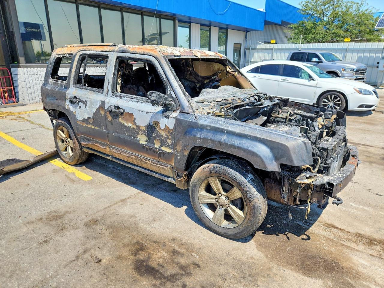 2014 Jeep Patriot Latitude Burn vin: 1C4NJRFB7ED705040
