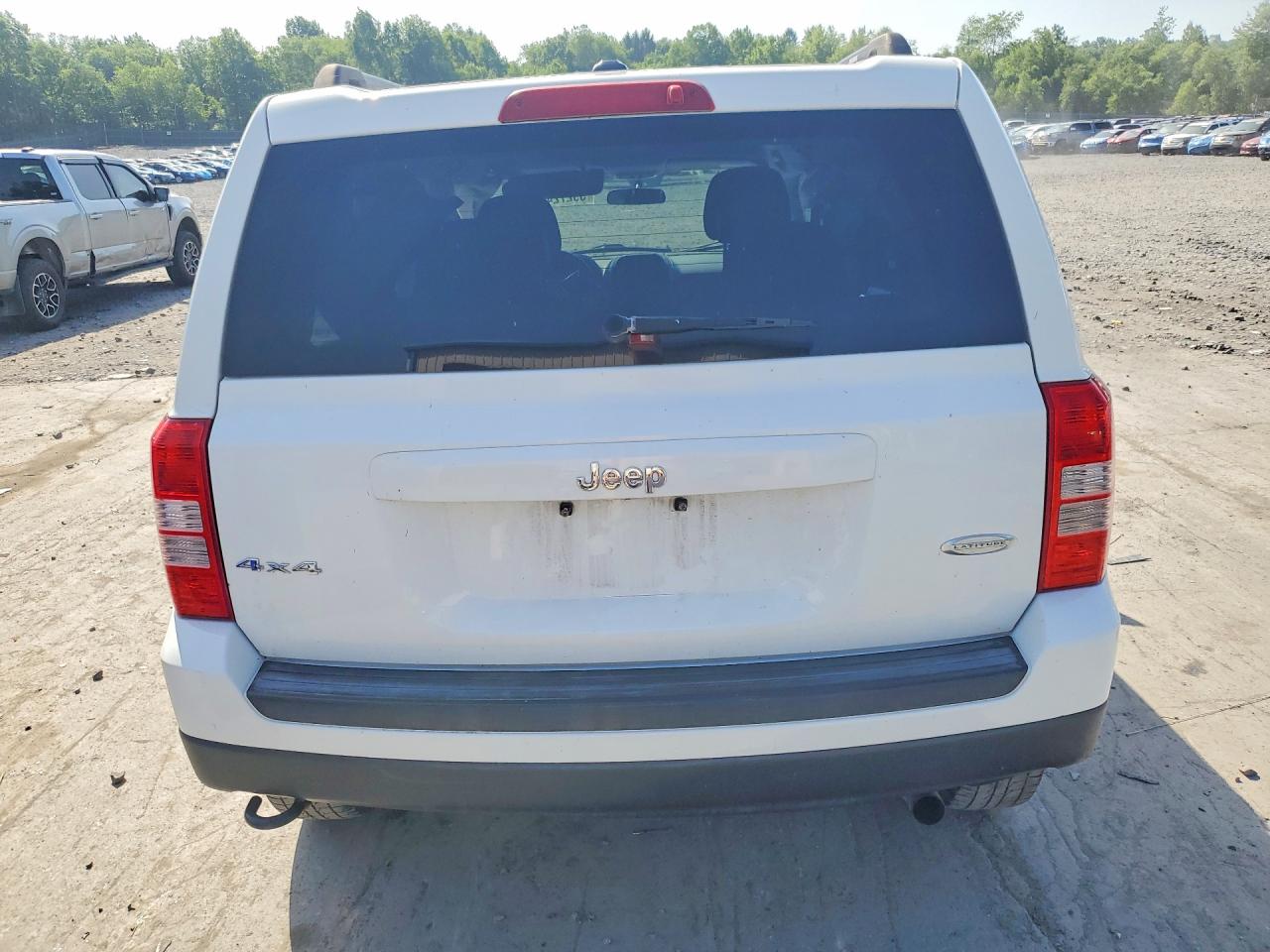 2014 Jeep Patriot Latitude White vin: 1C4NJRFB7ED717415