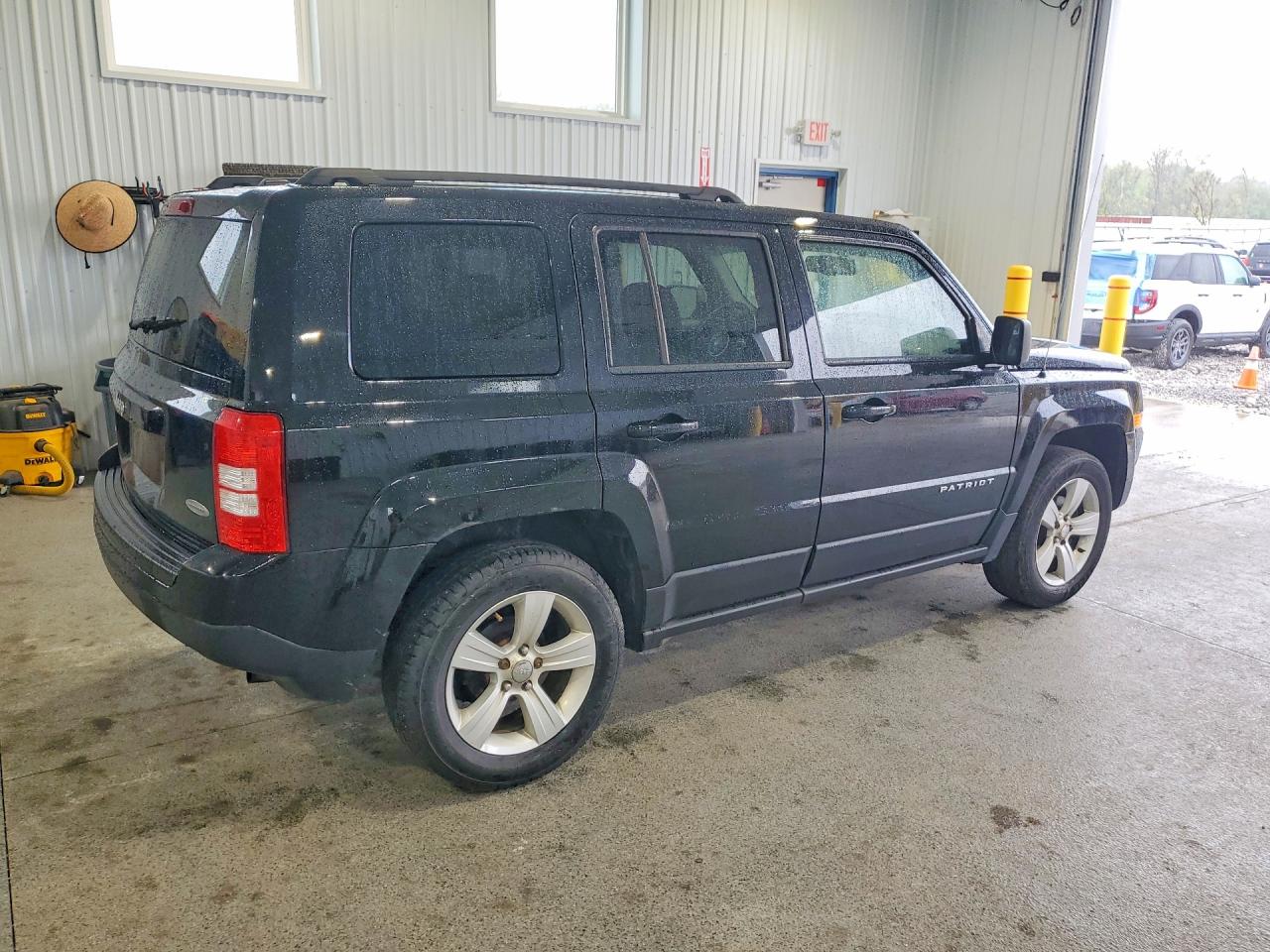 2014 Jeep Patriot Latitude Black vin: 1C4NJRFB7ED885409