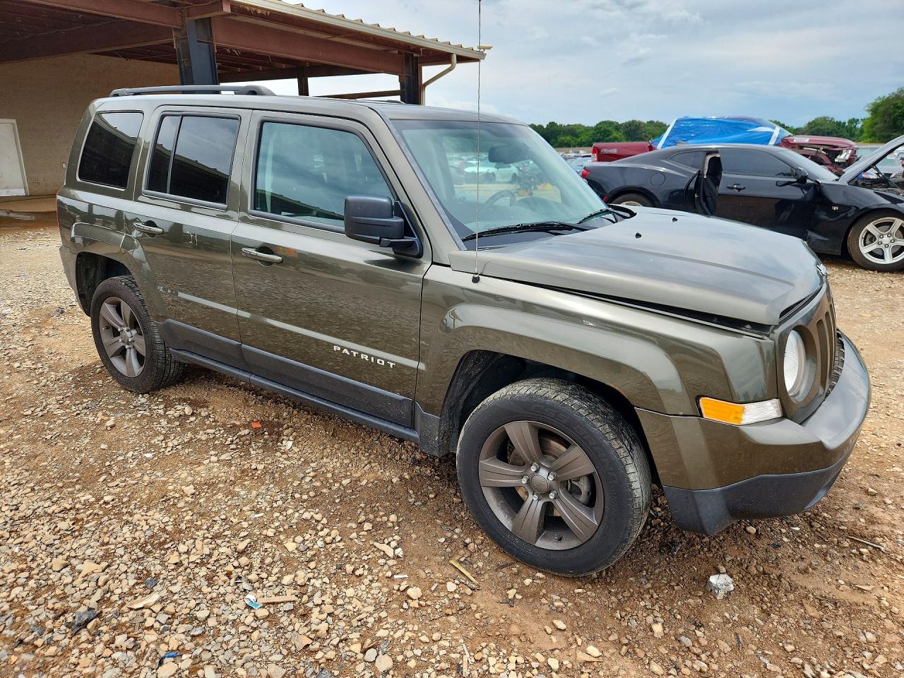 2015 Jeep Patriot Latitude Green vin: 1C4NJRFB7FD259117