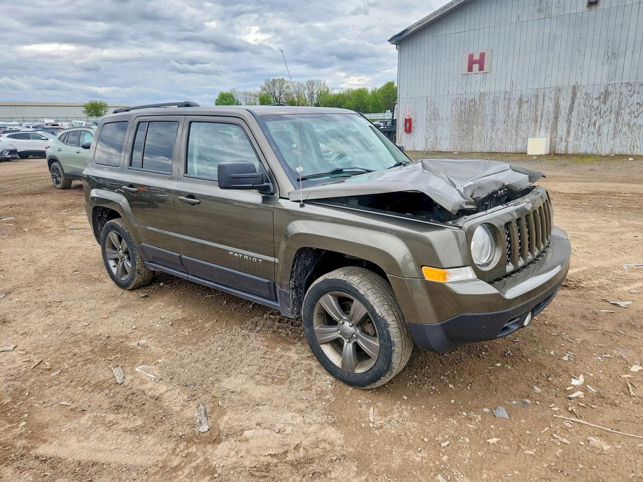 2015 Jeep Patriot Latitude Green vin: 1C4NJRFB7FD270828