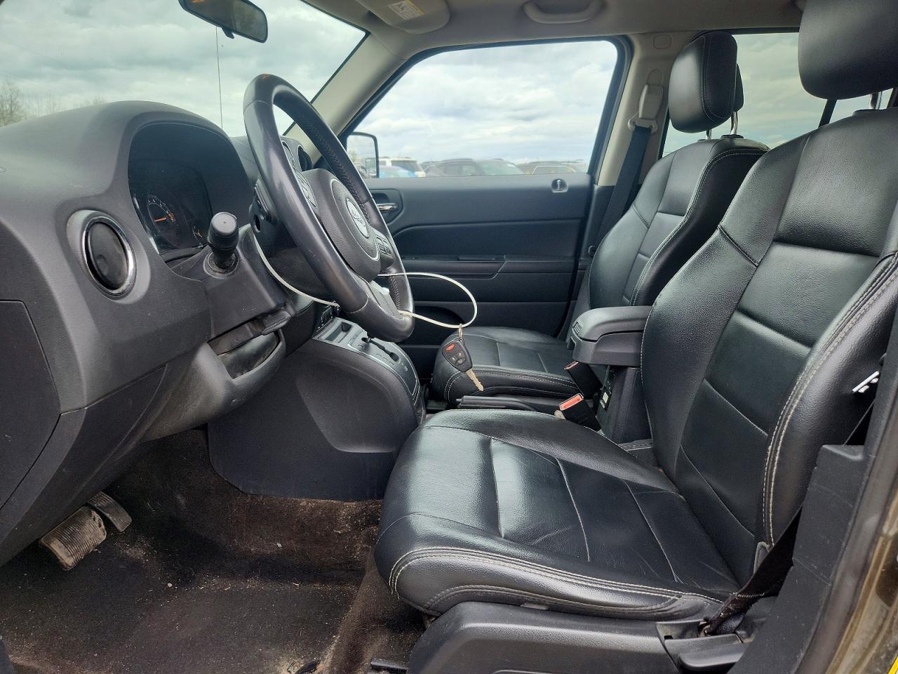2015 Jeep Patriot Latitude Green vin: 1C4NJRFB7FD270828