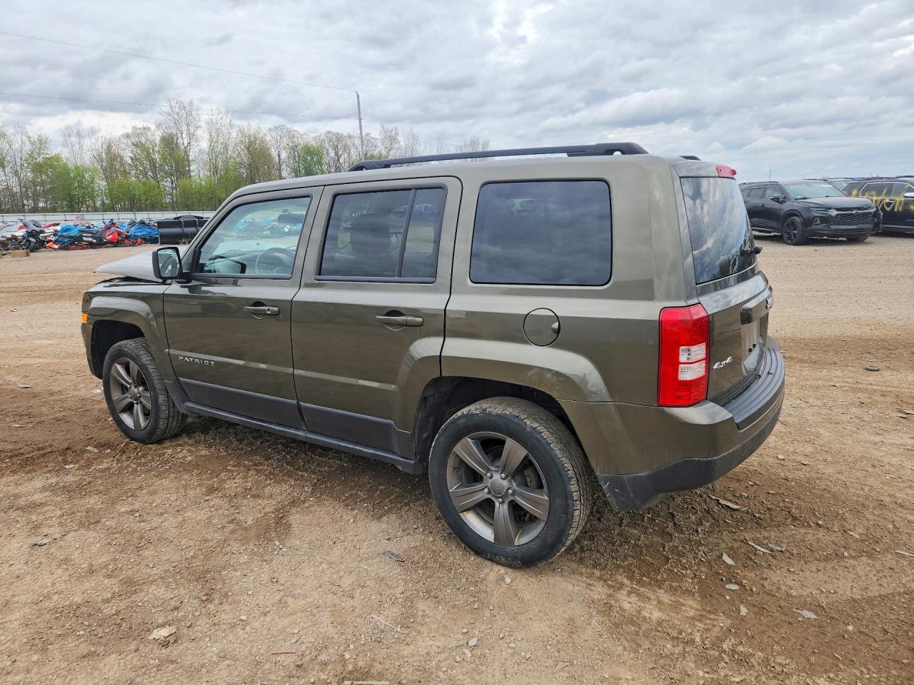 2015 Jeep Patriot Latitude Green vin: 1C4NJRFB7FD270828