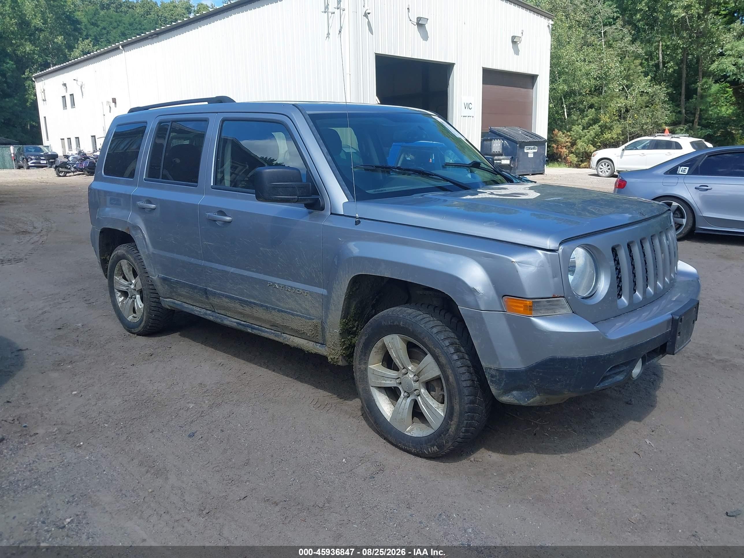 2015 Jeep Patriot Latitude Серебряный vin: 1C4NJRFB7FD382500