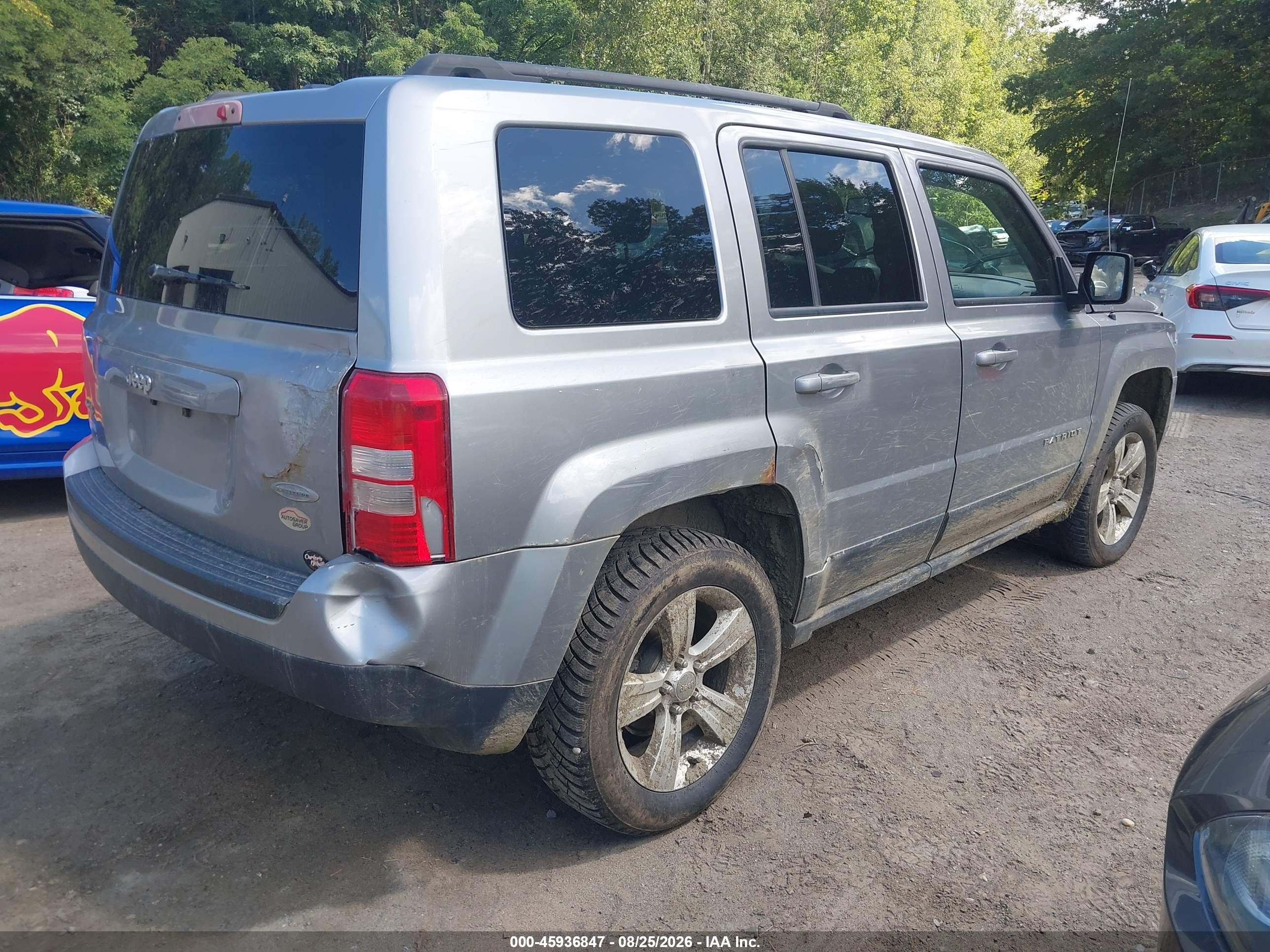 2015 Jeep Patriot Latitude Серебряный vin: 1C4NJRFB7FD382500