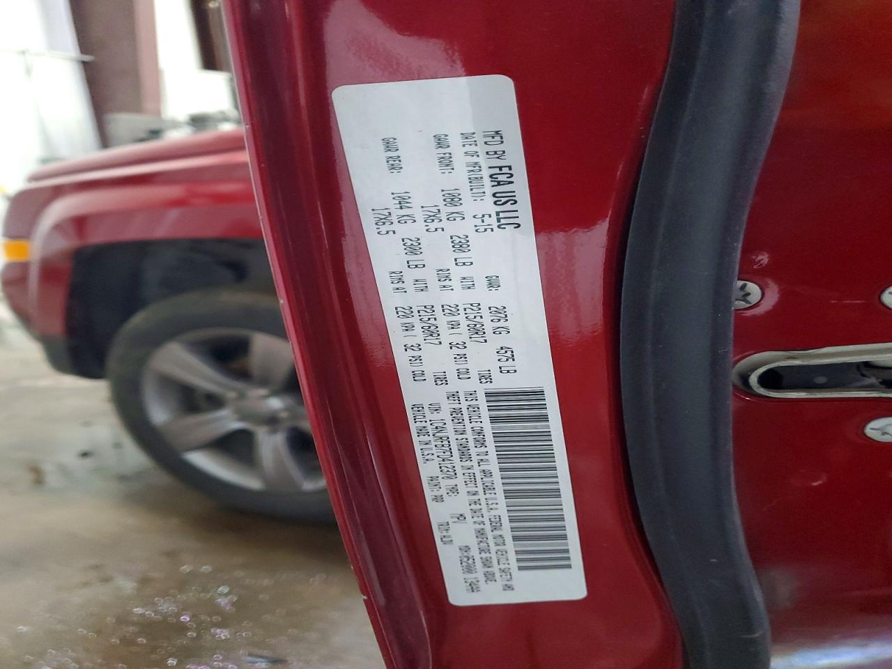 2015 Jeep Patriot Latitude Red vin: 1C4NJRFB7FD412370