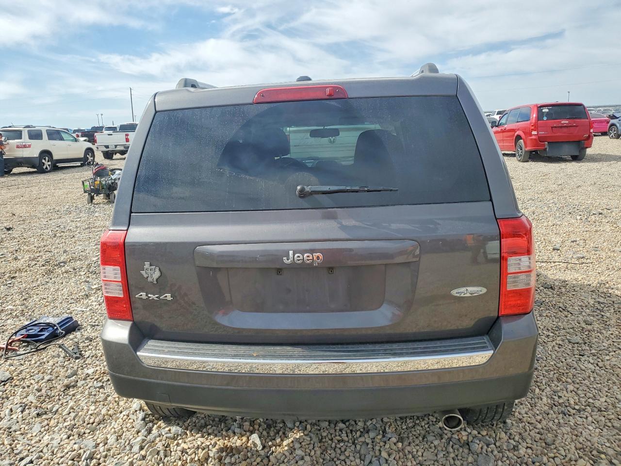 2017 Jeep Patriot Latitude Gray vin: 1C4NJRFB7HD114520