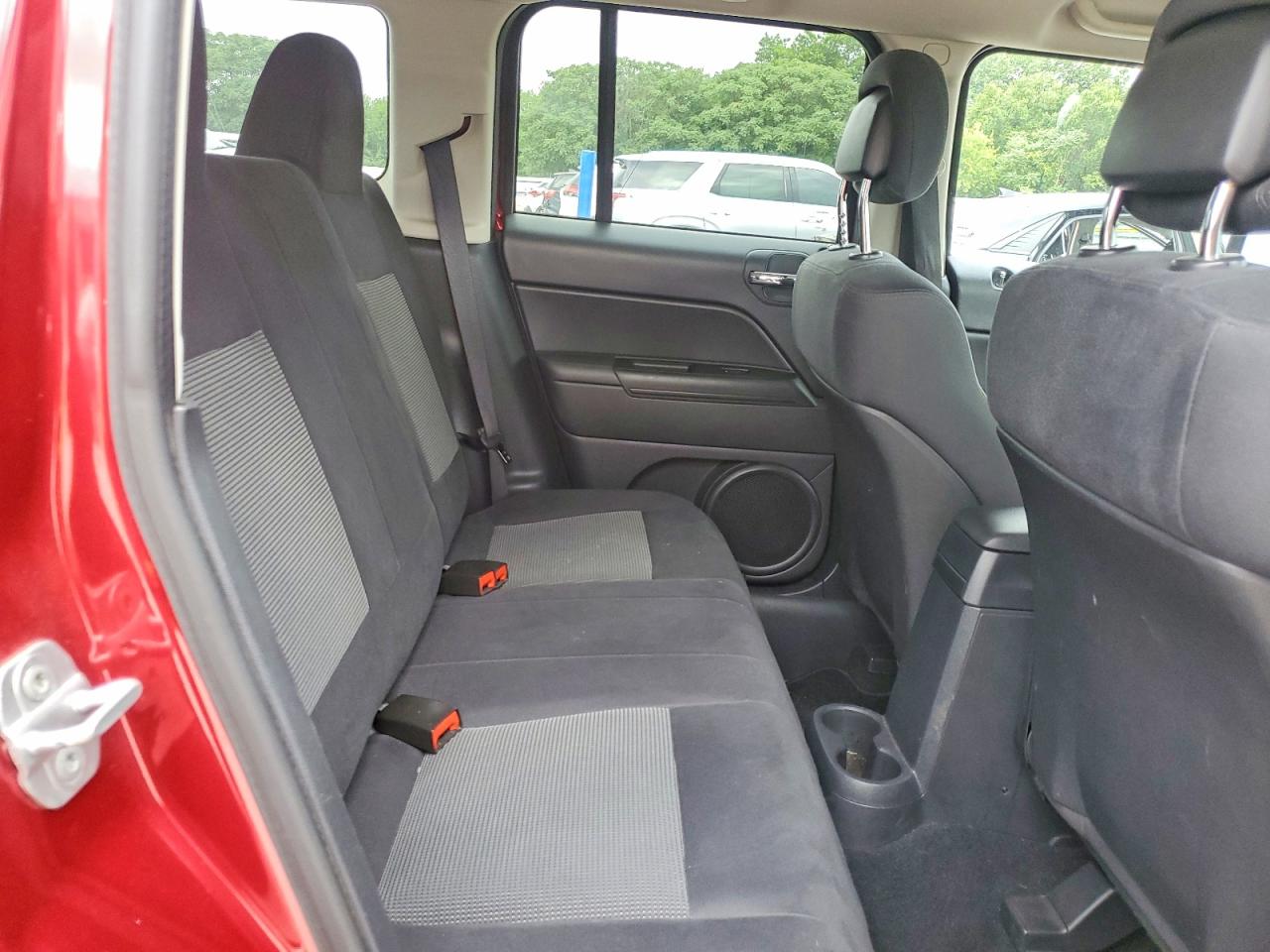 2012 Jeep Patriot Latitude Red vin: 1C4NJRFB8CD566842