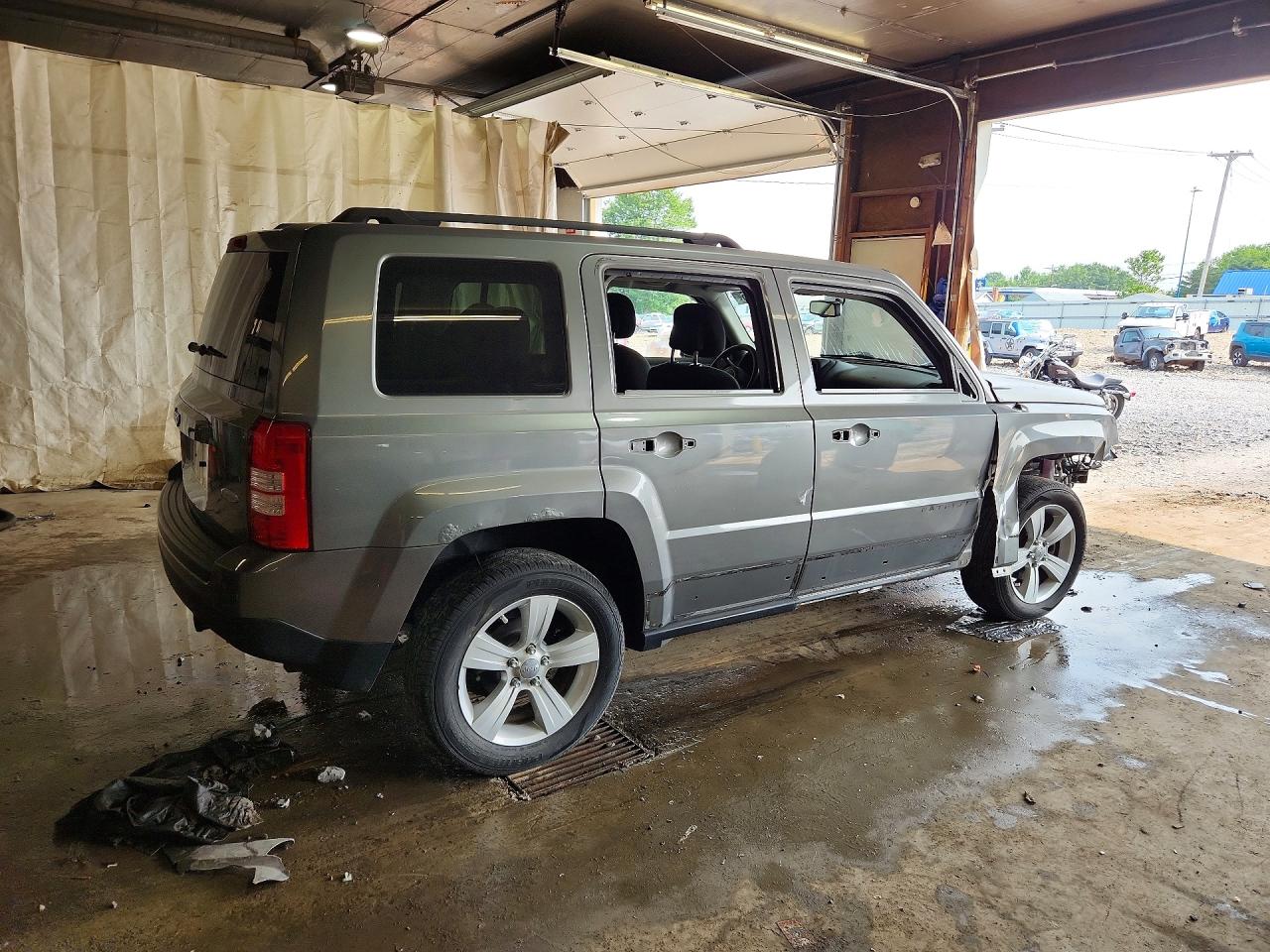 2013 Jeep Patriot Latitude Silver vin: 1C4NJRFB8DD101091
