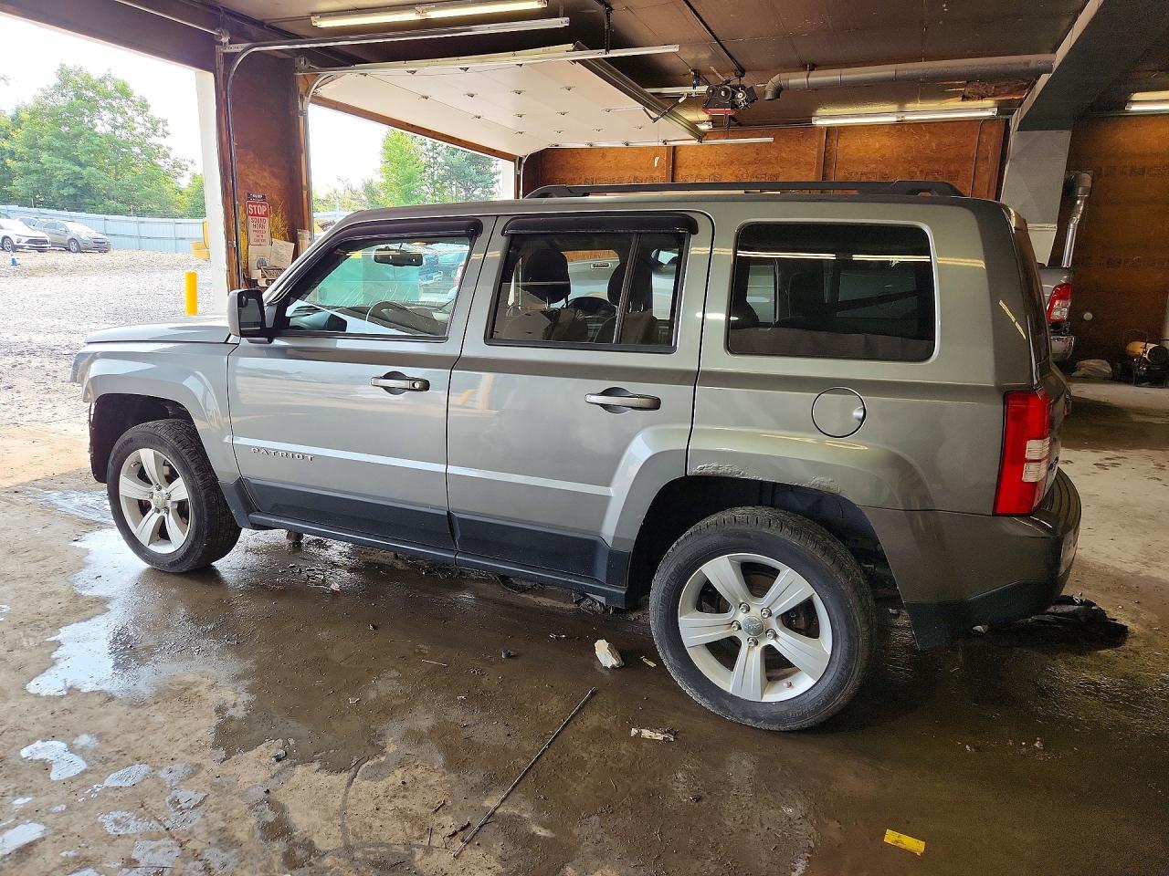 2013 Jeep Patriot Latitude Silver vin: 1C4NJRFB8DD101091