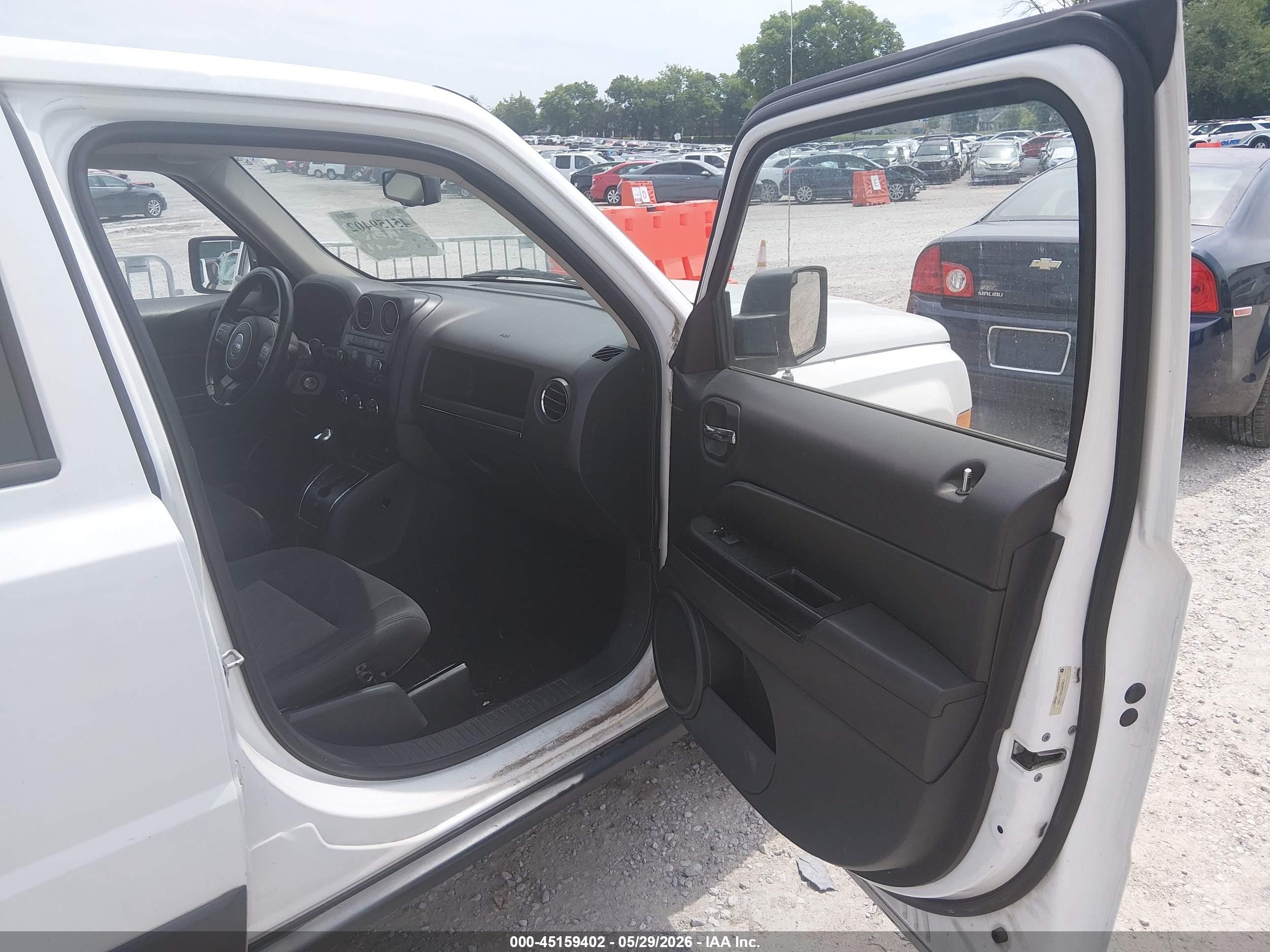 2013 Jeep Patriot Latitude White vin: 1C4NJRFB8DD114701