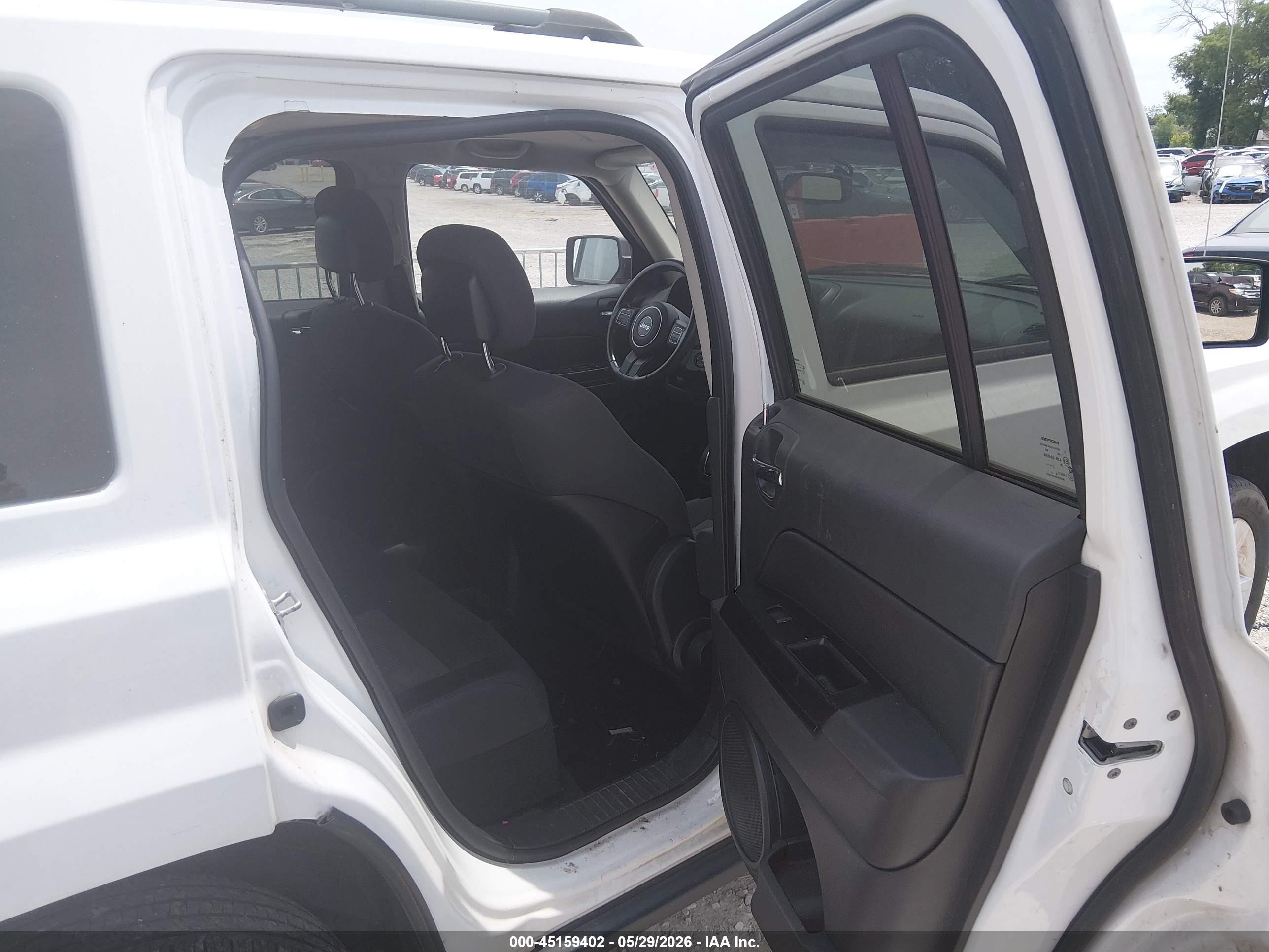 2013 Jeep Patriot Latitude White vin: 1C4NJRFB8DD114701