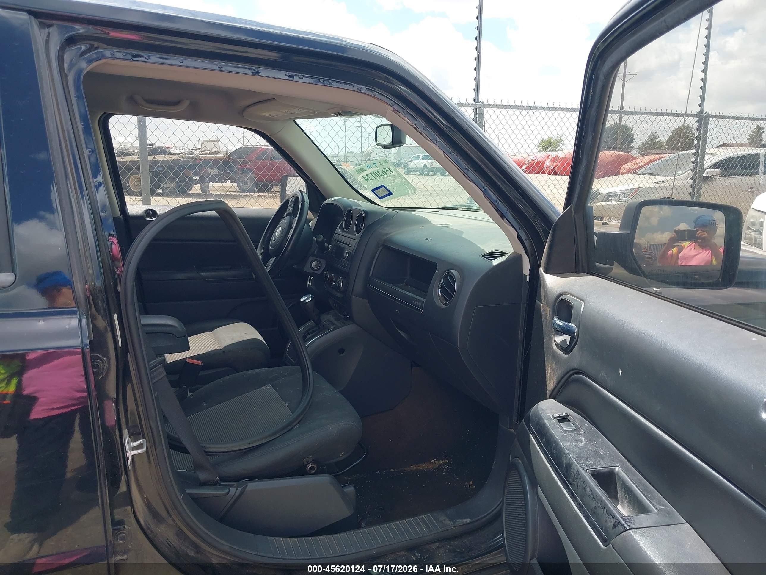 2014 Jeep Patriot Latitude Black vin: 1C4NJRFB8ED509253