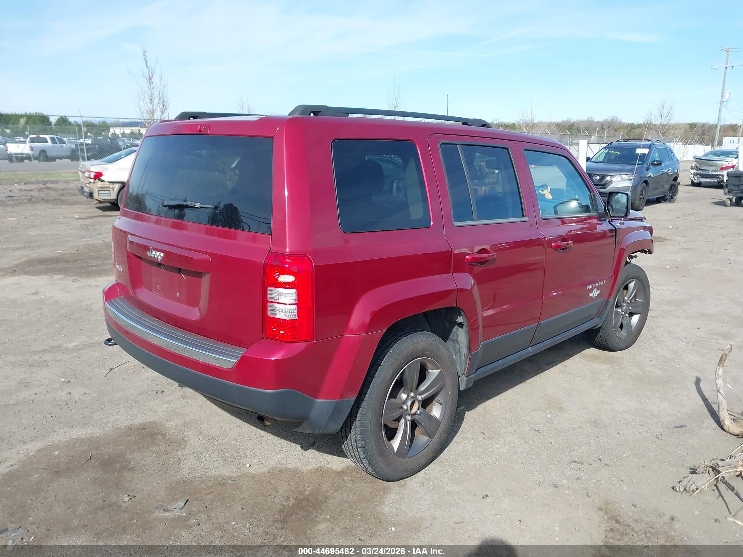2014 Jeep Patriot Latitude Burgundy vin: 1C4NJRFB8ED617081