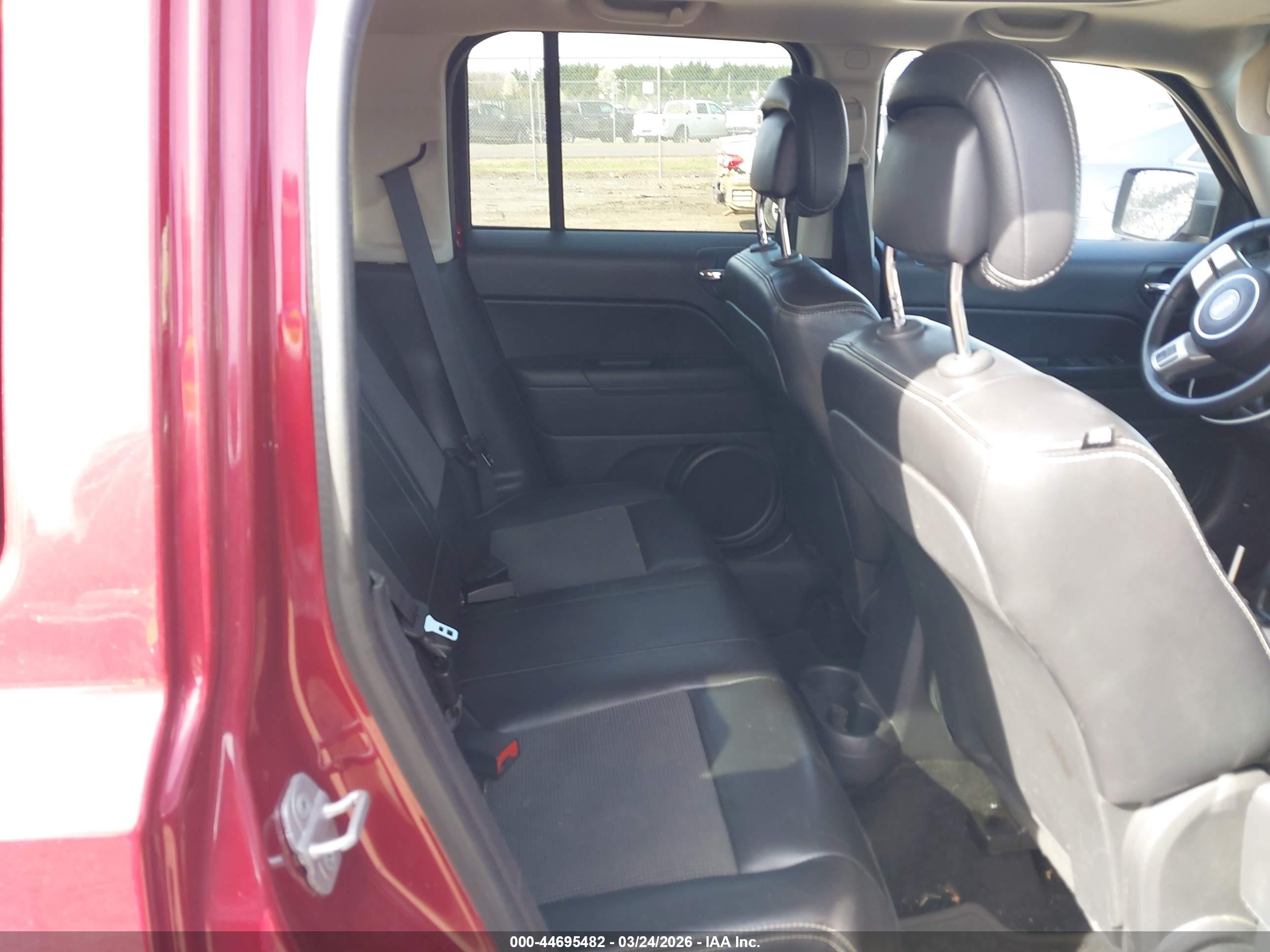 2014 Jeep Patriot Latitude Burgundy vin: 1C4NJRFB8ED617081