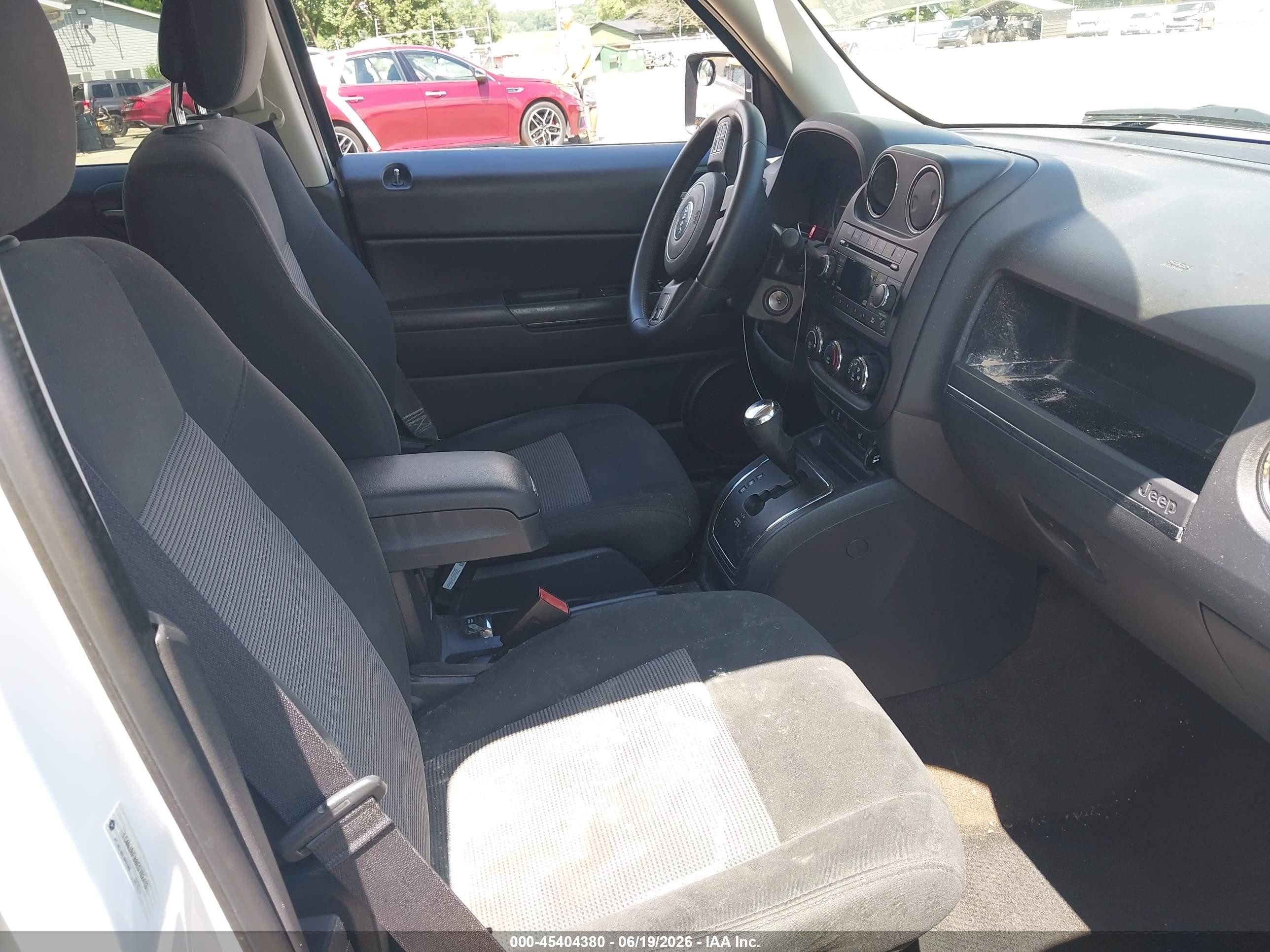 2014 Jeep Patriot Latitude Белый vin: 1C4NJRFB8ED762413