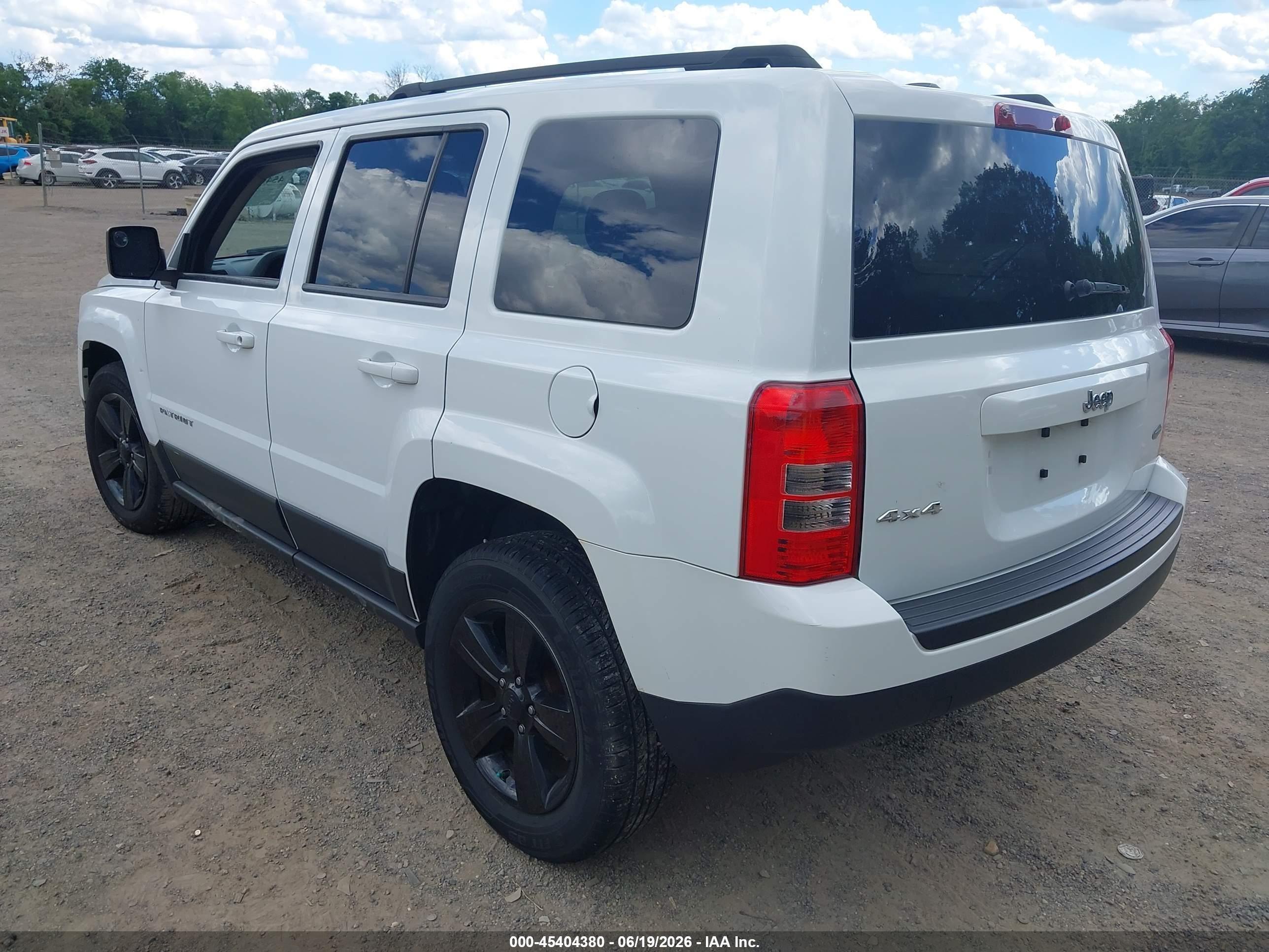 2014 Jeep Patriot Latitude Белый vin: 1C4NJRFB8ED762413